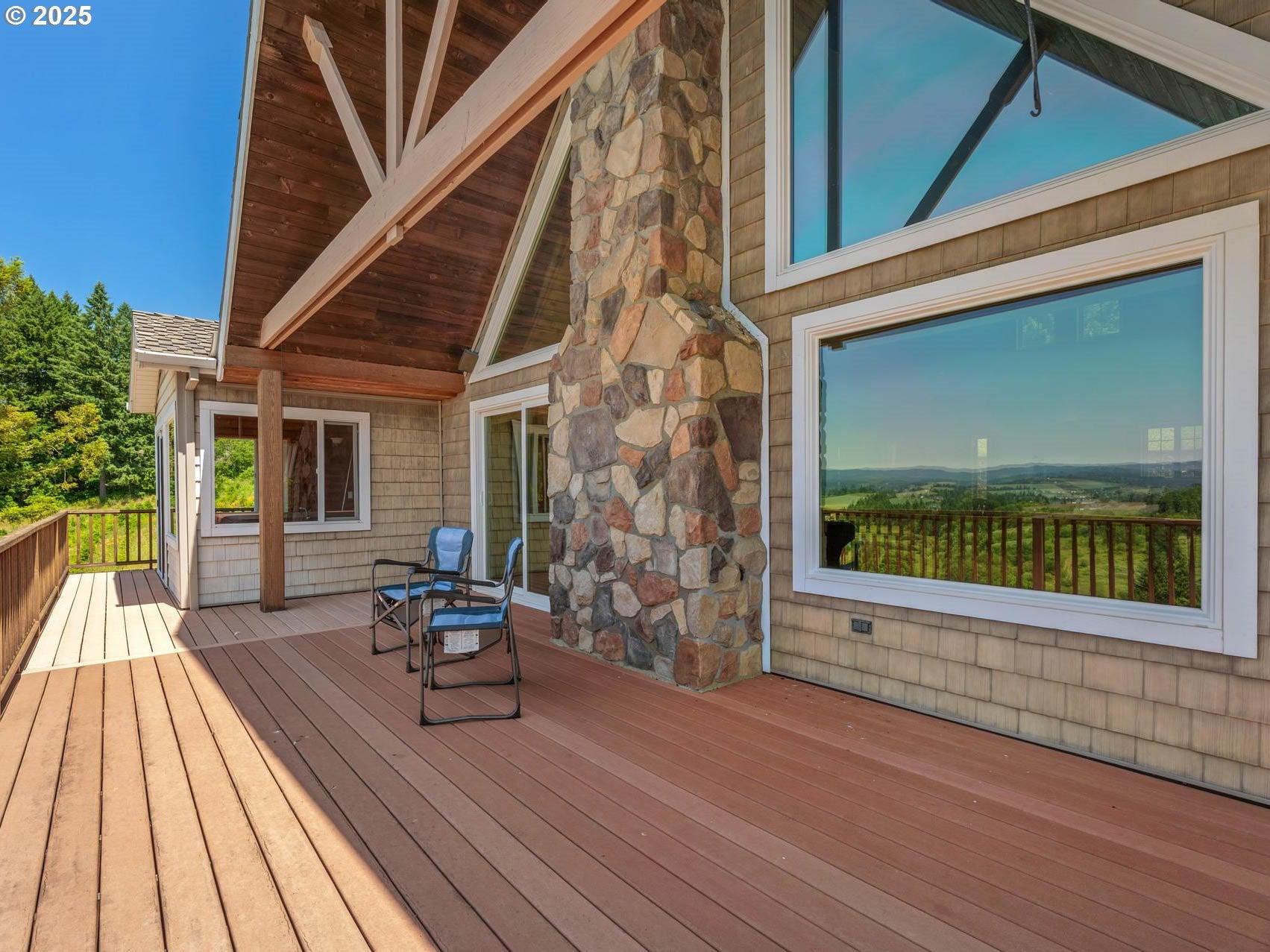 Gaston, Oregon, 97119, United States, 2 Bedrooms Bedrooms, ,3 BathroomsBathrooms,Residential,Active,1860287