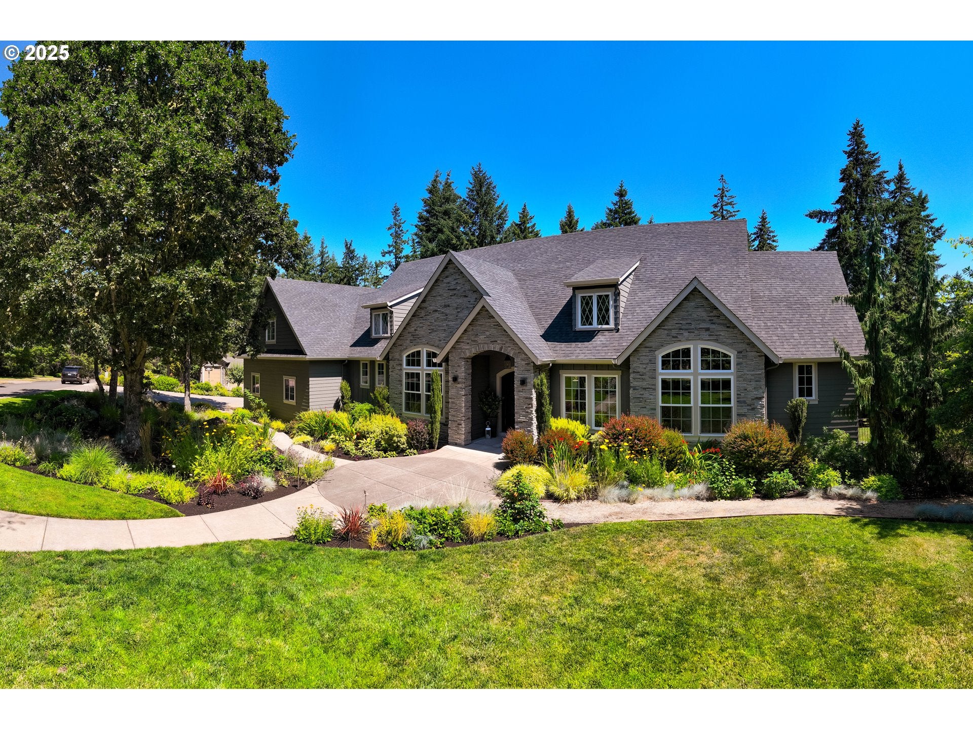 Eugene, Oregon, 97405, United States, ,5 BathroomsBathrooms,Residential,Active,1899898