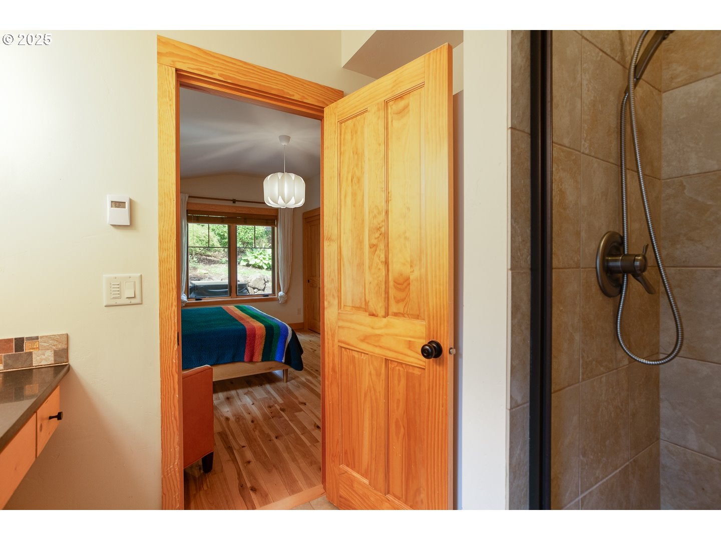 Hood River, Oregon, 97031, United States, 3 Bedrooms Bedrooms, ,3 BathroomsBathrooms,Residential,Active,1927664