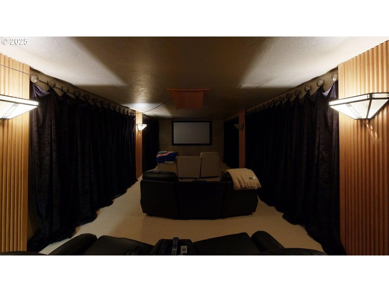 Gold Beach, Oregon, 97444, United States, 3 Bedrooms Bedrooms, ,6 BathroomsBathrooms,Residential,Active,1953281