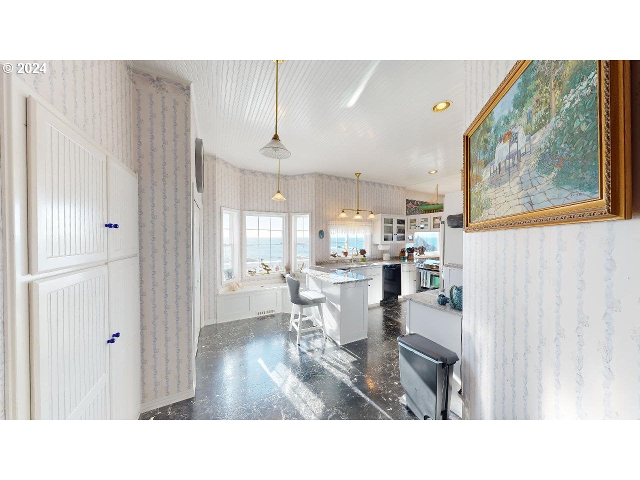 Brookings, Oregon, 97415, United States, ,5 BathroomsBathrooms,Residential,Active,1701896