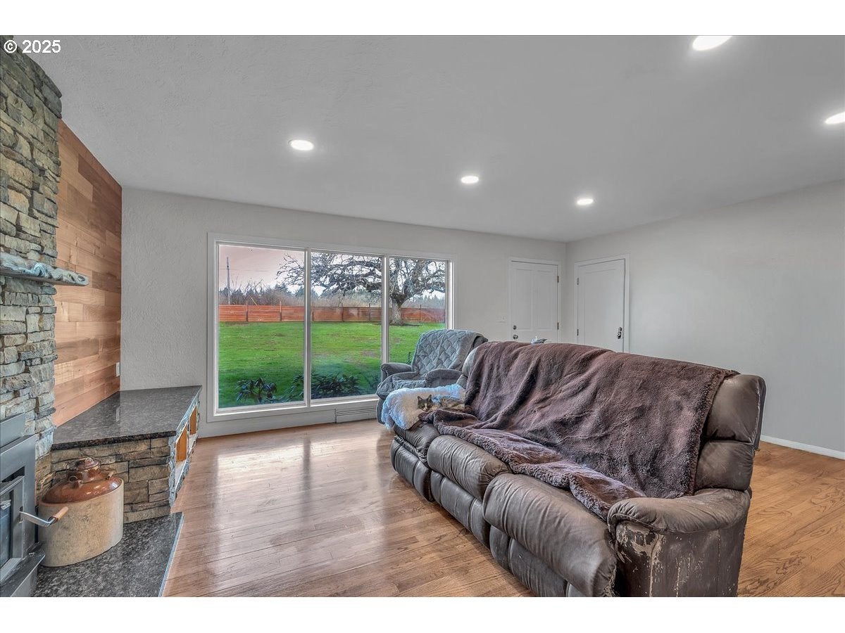 Beaverton, Oregon, 97007, United States, 3 Bedrooms Bedrooms, ,3 BathroomsBathrooms,Residential,Active,2006949