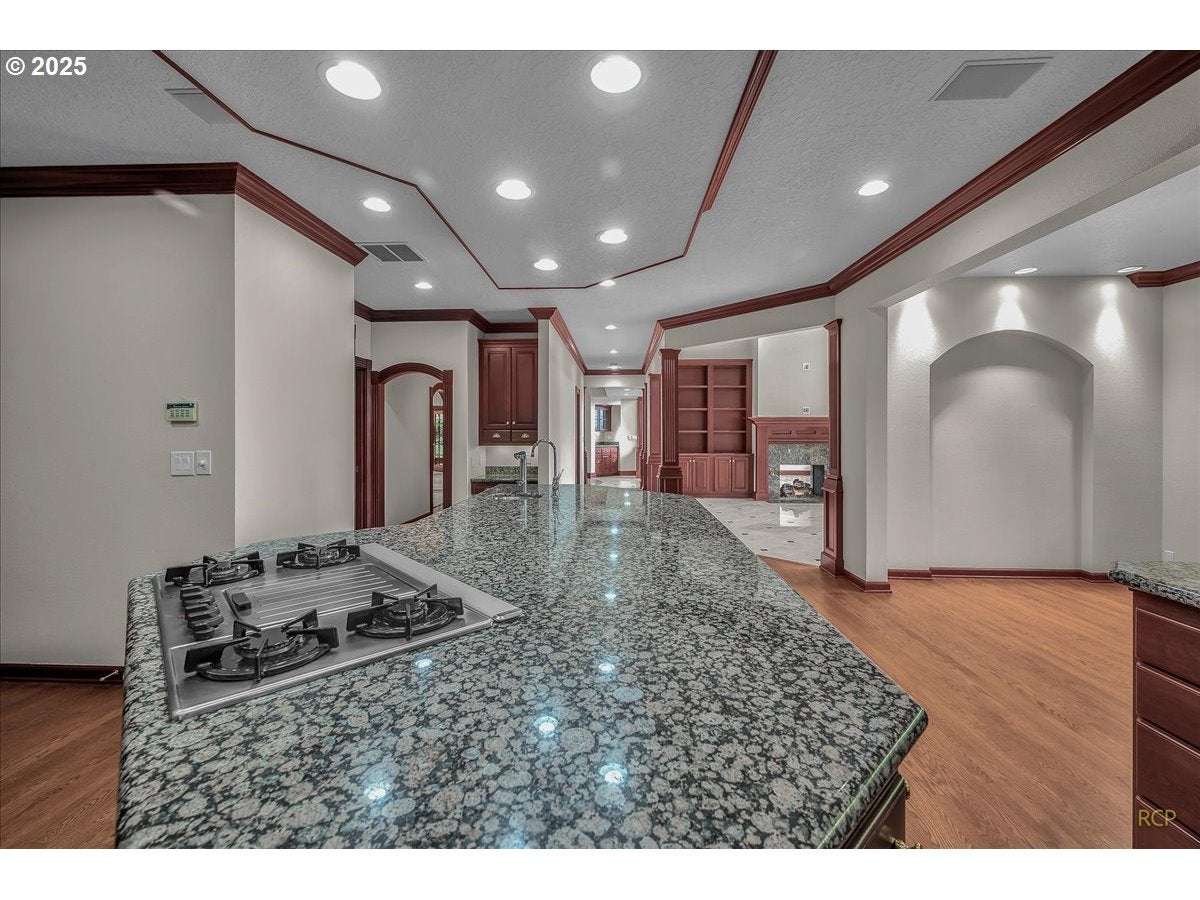 Rainier, Oregon, 97048, United States, 4 Bedrooms Bedrooms, ,5 BathroomsBathrooms,Residential,Active,1936128