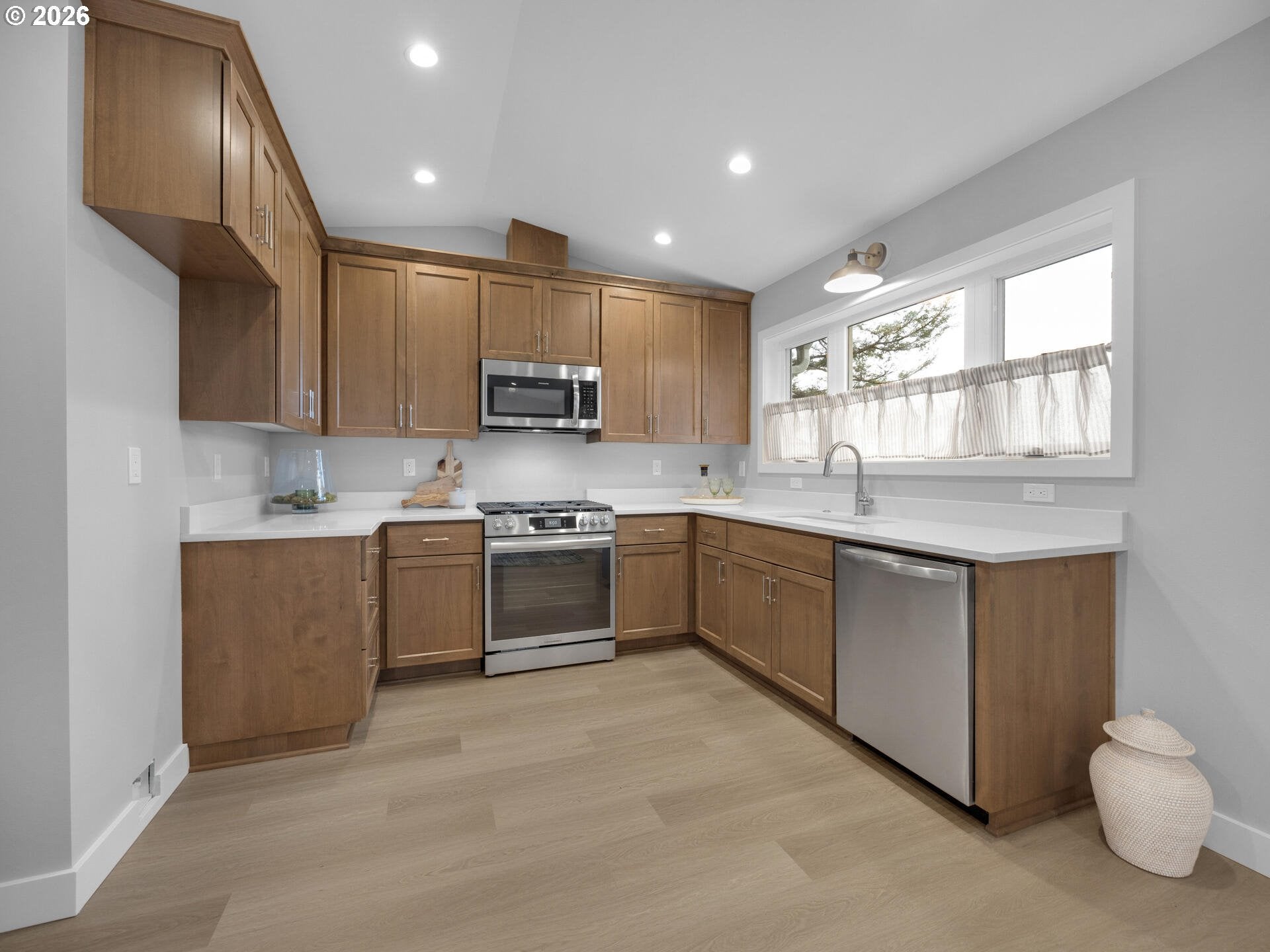 Cannon Beach, Oregon, 97110, United States, 5 Bedrooms Bedrooms, ,6 BathroomsBathrooms,Residential,Active,2015847