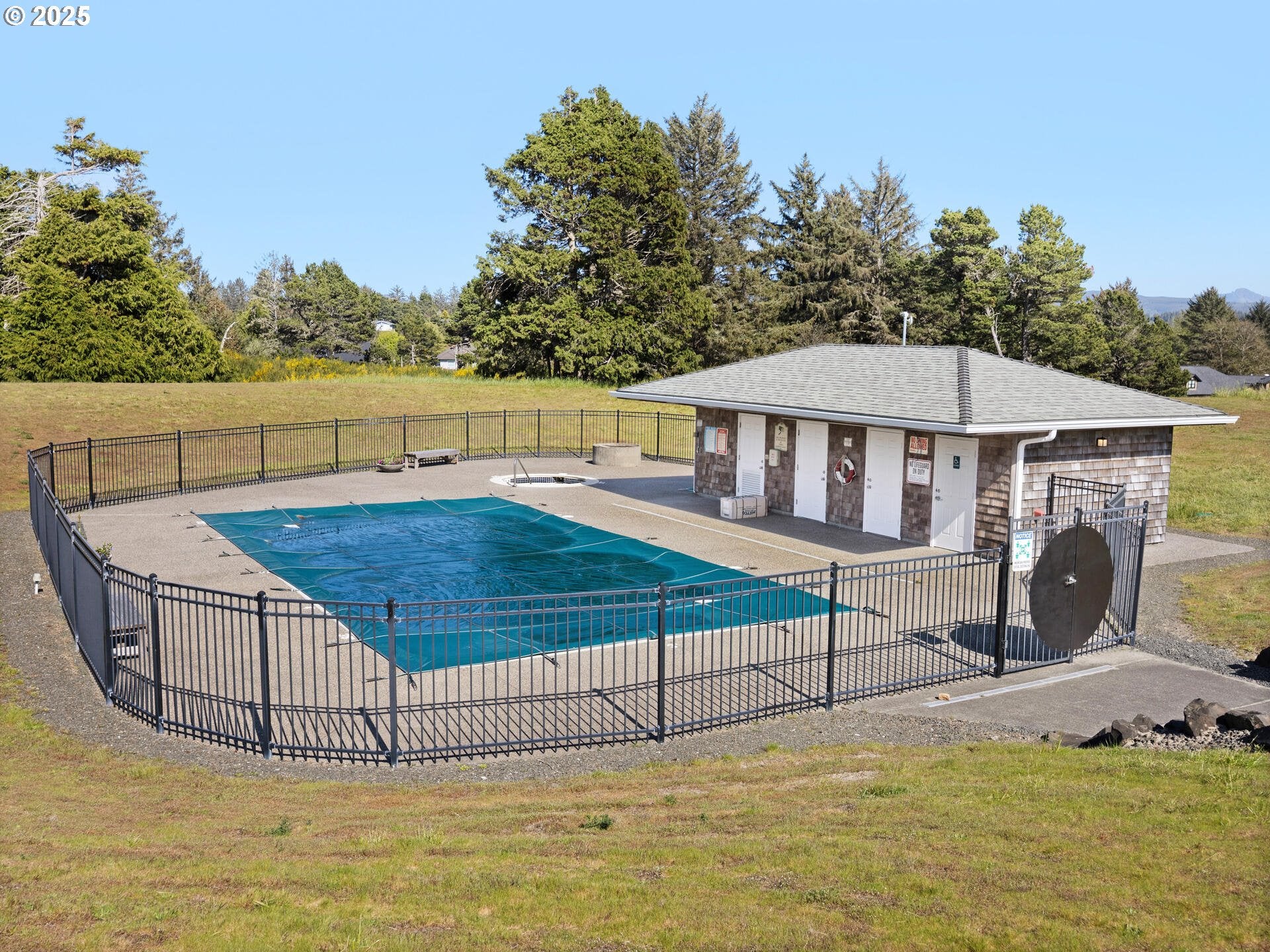 Gearhart, Oregon, 97138, United States, 4 Bedrooms Bedrooms, ,6 BathroomsBathrooms,Residential,Active,1798115