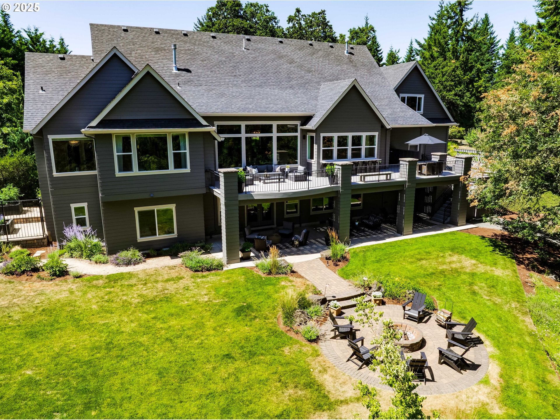 Eugene, Oregon, 97405, United States, ,5 BathroomsBathrooms,Residential,Active,1899898