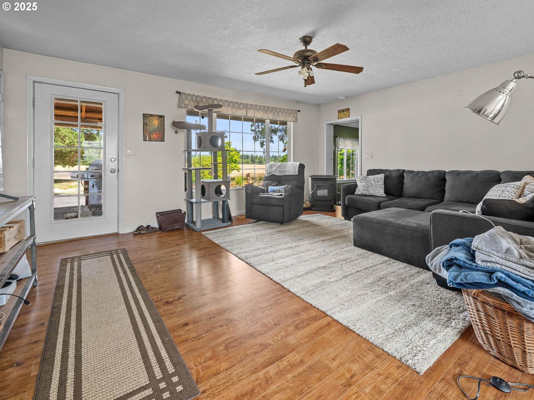 Hillsboro, Oregon, 97124, United States, 2 Bedrooms Bedrooms, ,1 BathroomBathrooms,Residential,Active,1899210