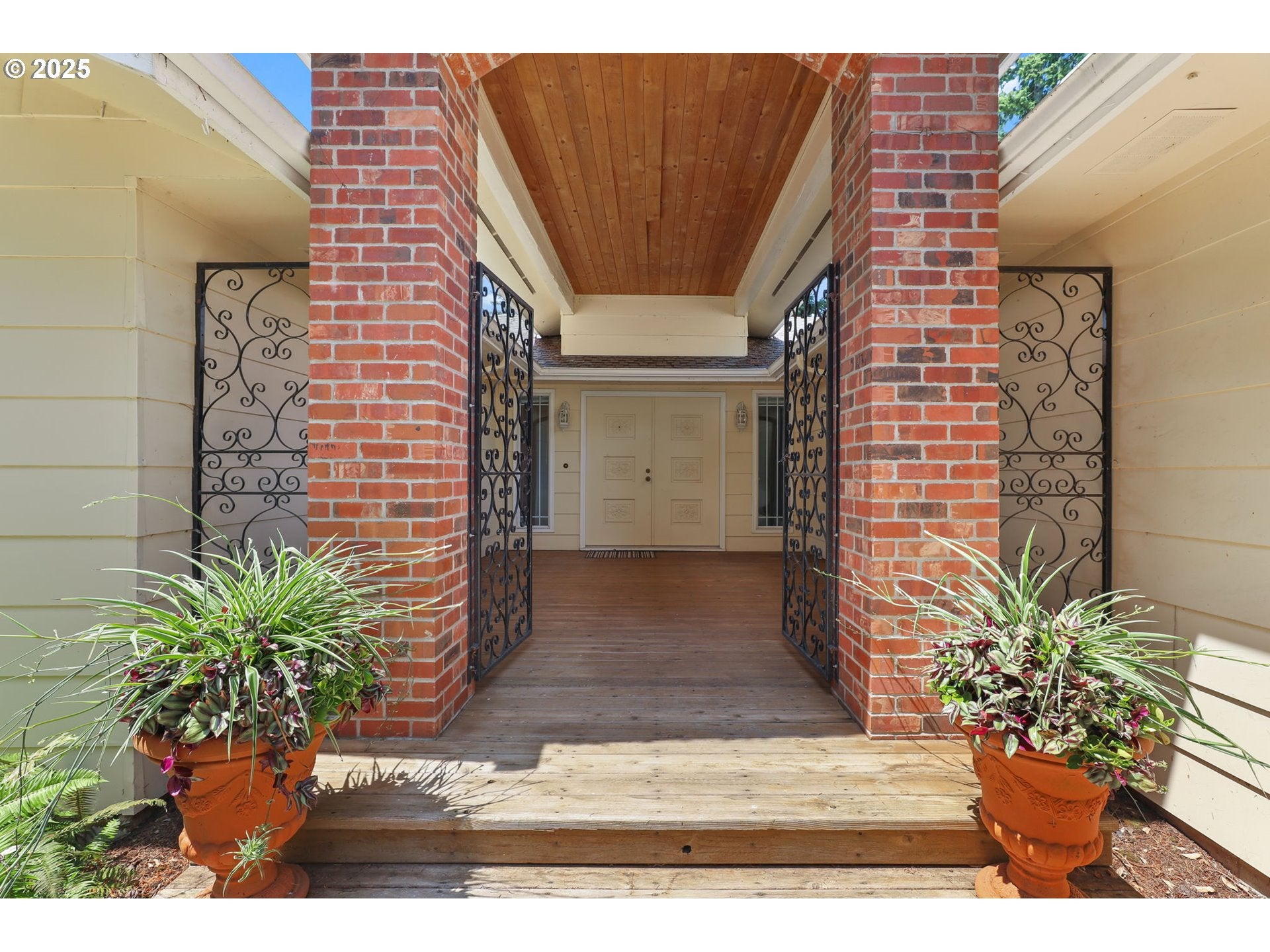 Boring, Oregon, 97009, United States, 5 Bedrooms Bedrooms, ,3 BathroomsBathrooms,Residential,Active,1869138