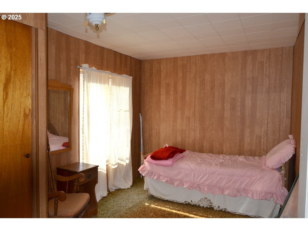 Grants Pass, Oregon, 97526, United States, 4 Bedrooms Bedrooms, ,2 BathroomsBathrooms,Residential,Active,1973321