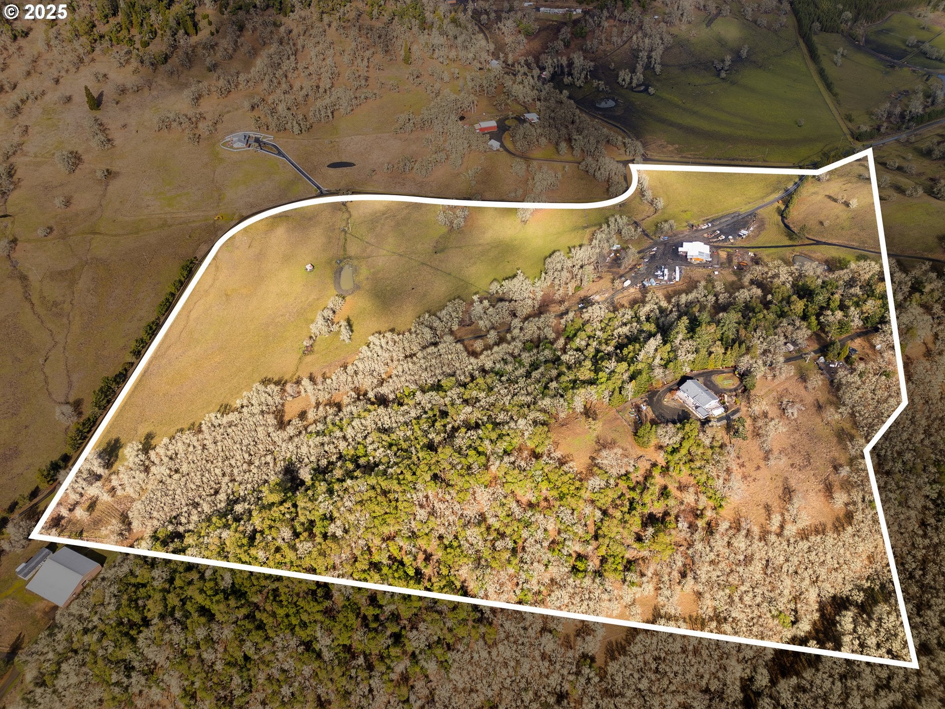 Roseburg, Oregon, 97470, United States, 4 Bedrooms Bedrooms, ,3 BathroomsBathrooms,Residential,Active,1701656