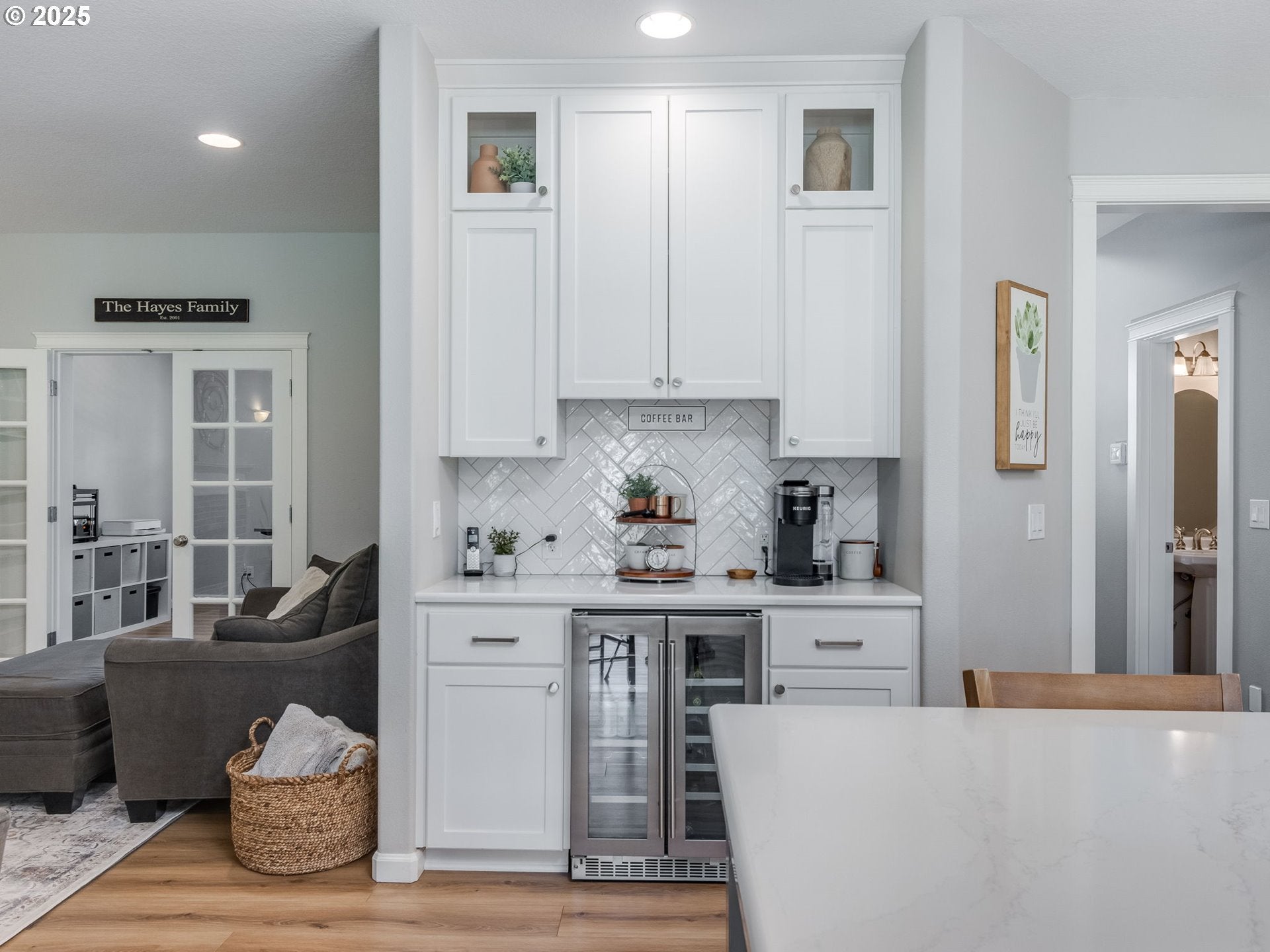 Oregon City, Oregon, 97045, United States, 4 Bedrooms Bedrooms, ,3 BathroomsBathrooms,Residential,Active,1886829