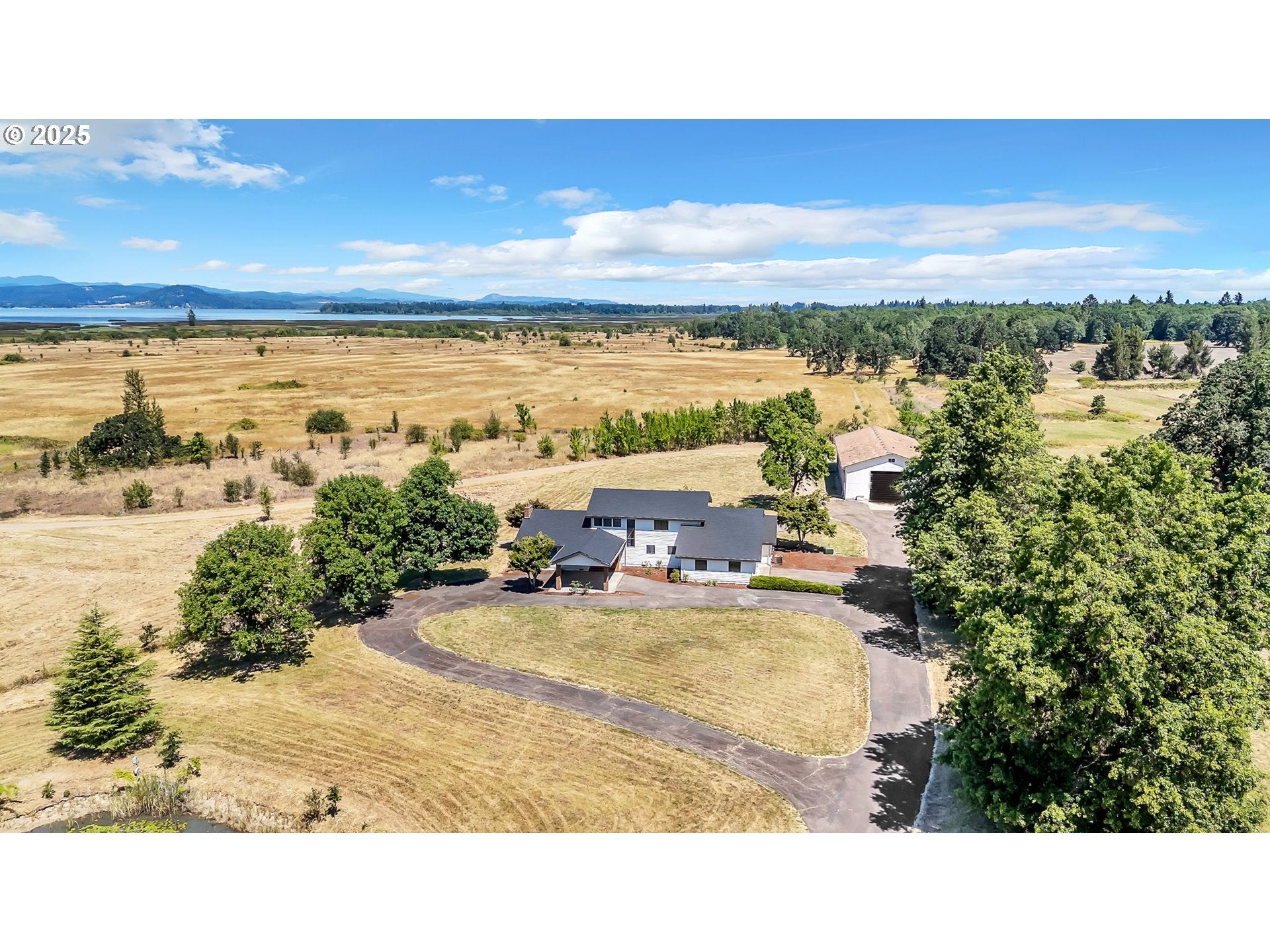Eugene, Oregon, 97402, United States, 3 Bedrooms Bedrooms, ,3 BathroomsBathrooms,Residential,Active,1900212