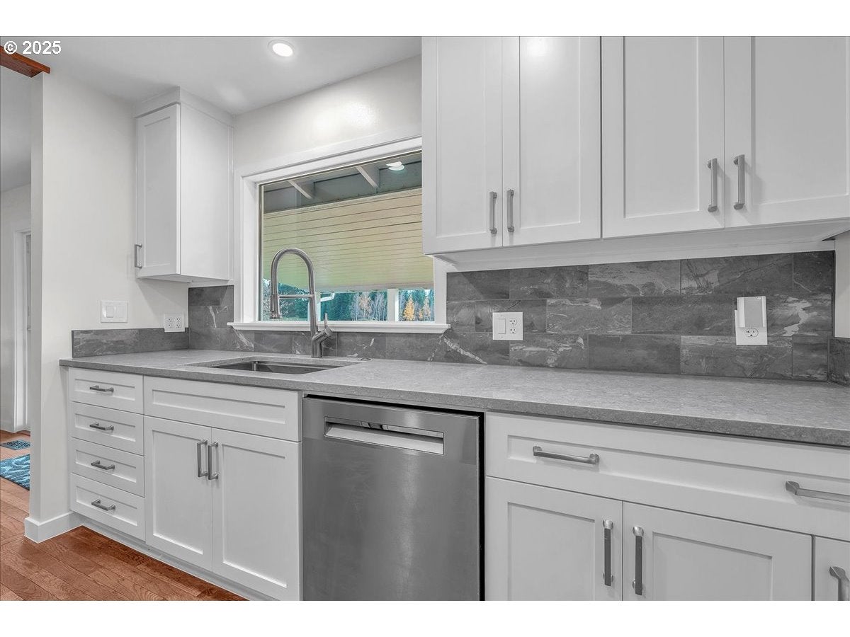 Beaverton, Oregon, 97007, United States, 3 Bedrooms Bedrooms, ,3 BathroomsBathrooms,Residential,Active,2006949