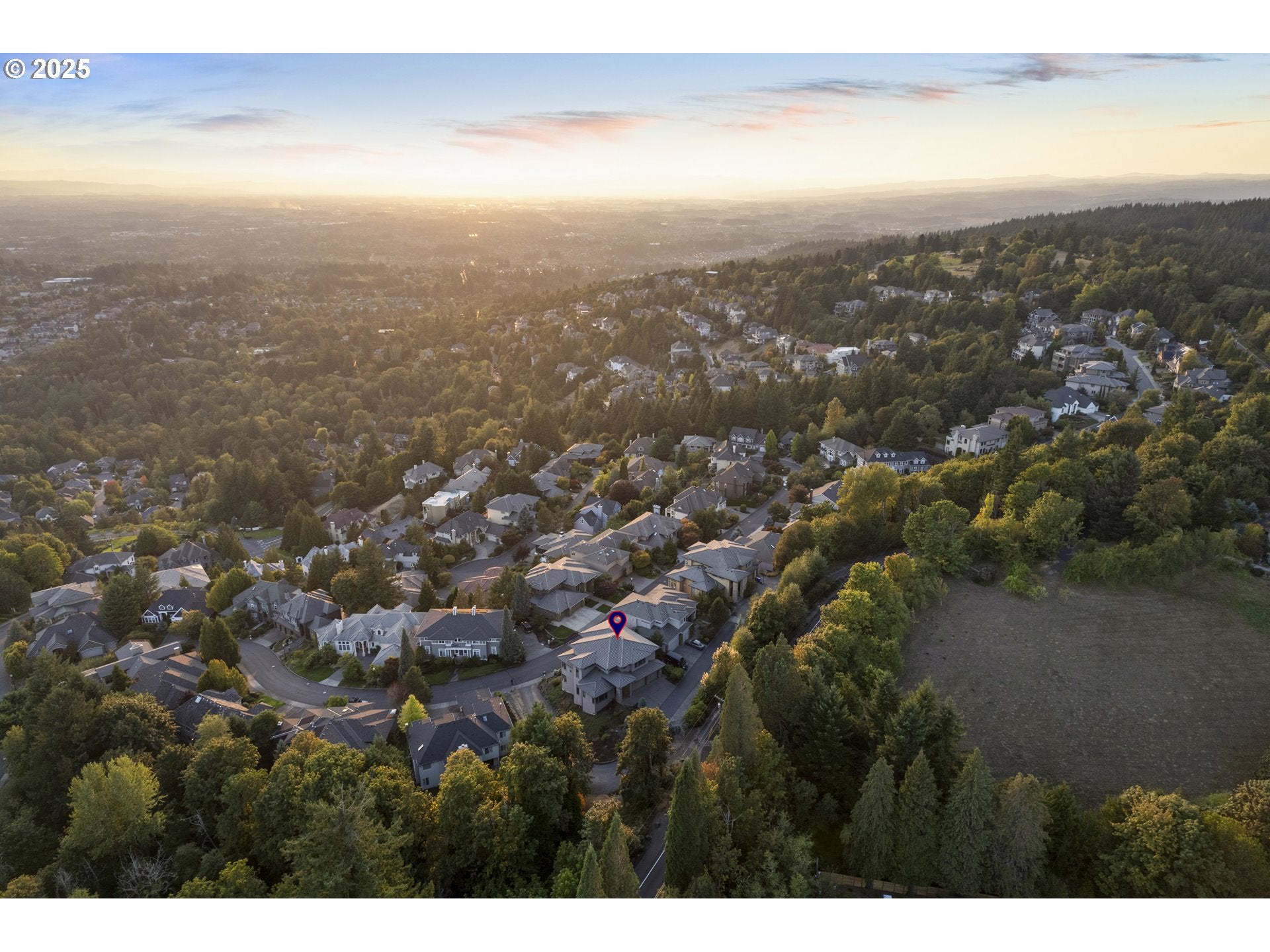 Portland, Oregon, 97229, United States, 4 Bedrooms Bedrooms, ,4 BathroomsBathrooms,Residential,Active,1945335