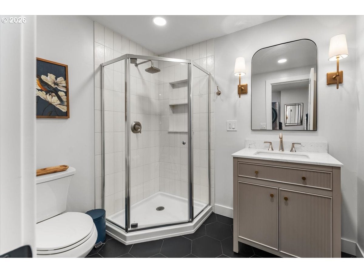 Eagle Creek, Oregon, 97022, United States, 4 Bedrooms Bedrooms, ,5 BathroomsBathrooms,Residential,Active,2007176