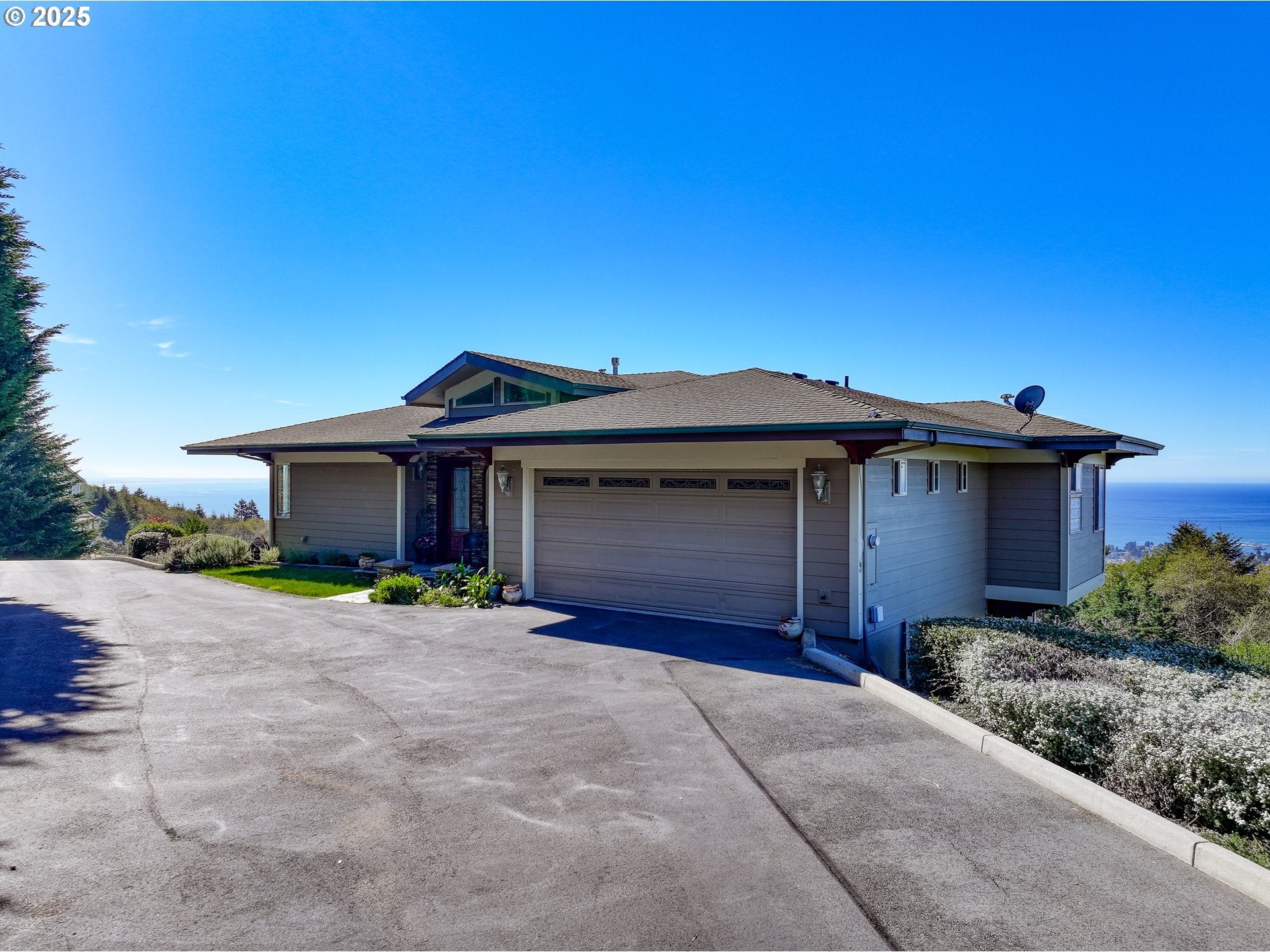Brookings, Oregon, 97415, United States, 4 Bedrooms Bedrooms, ,4 BathroomsBathrooms,Residential,Active,1967294