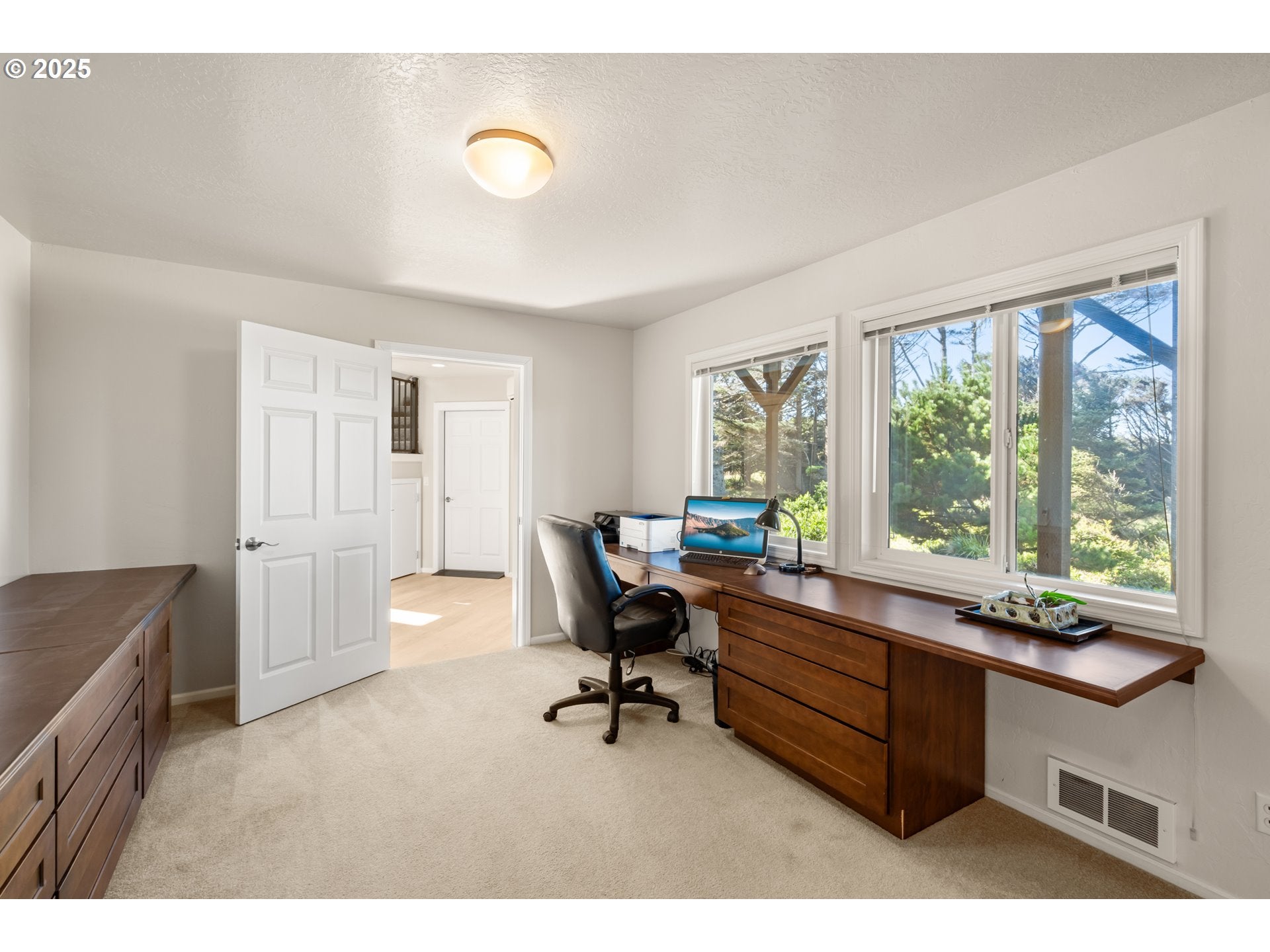 Gold Beach, Oregon, 97444, United States, 5 Bedrooms Bedrooms, ,4 BathroomsBathrooms,Residential,Active,2000208