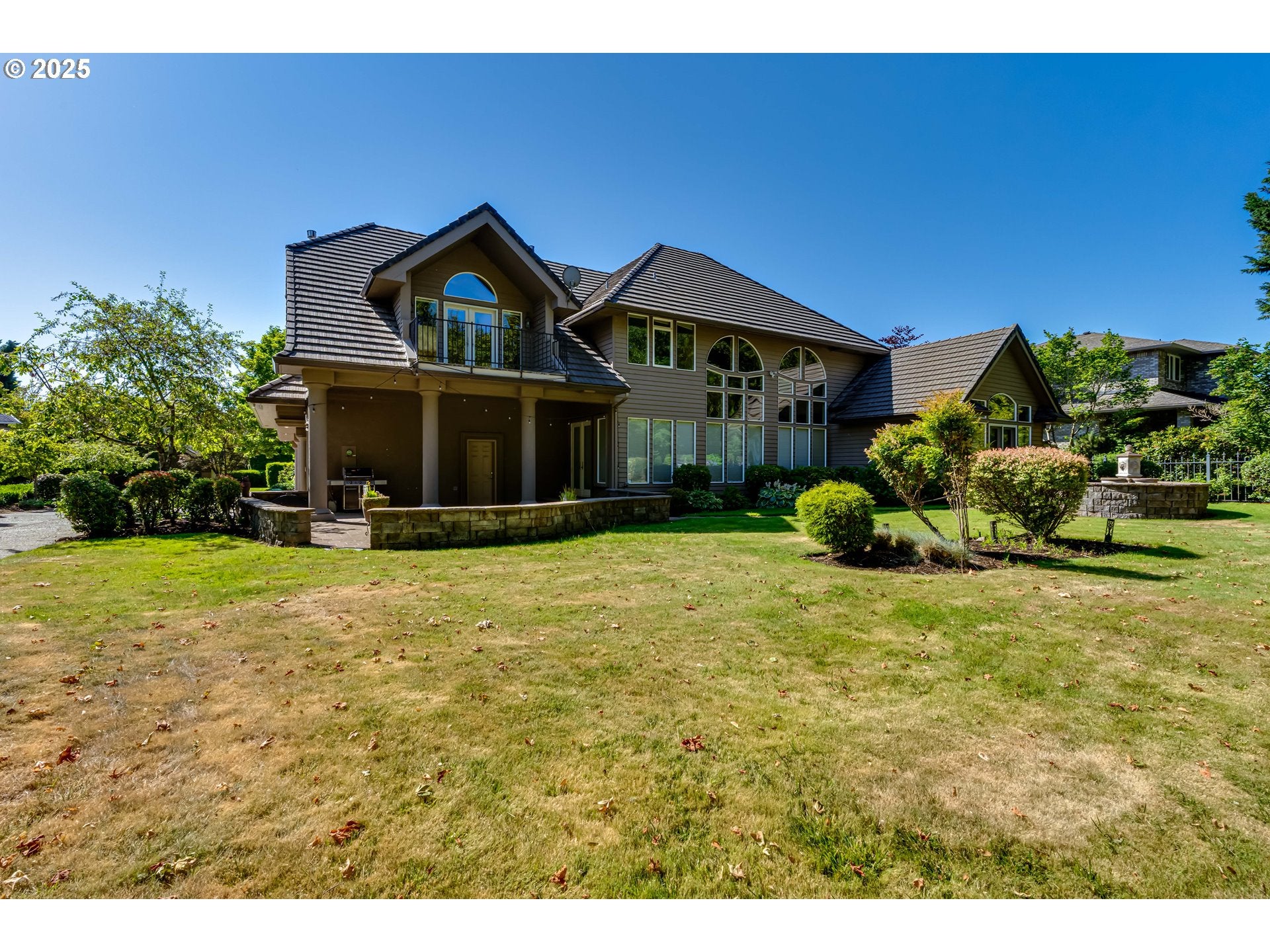 Eugene, Oregon, 97401, United States, 4 Bedrooms Bedrooms, ,4 BathroomsBathrooms,Residential,Active,1886816
