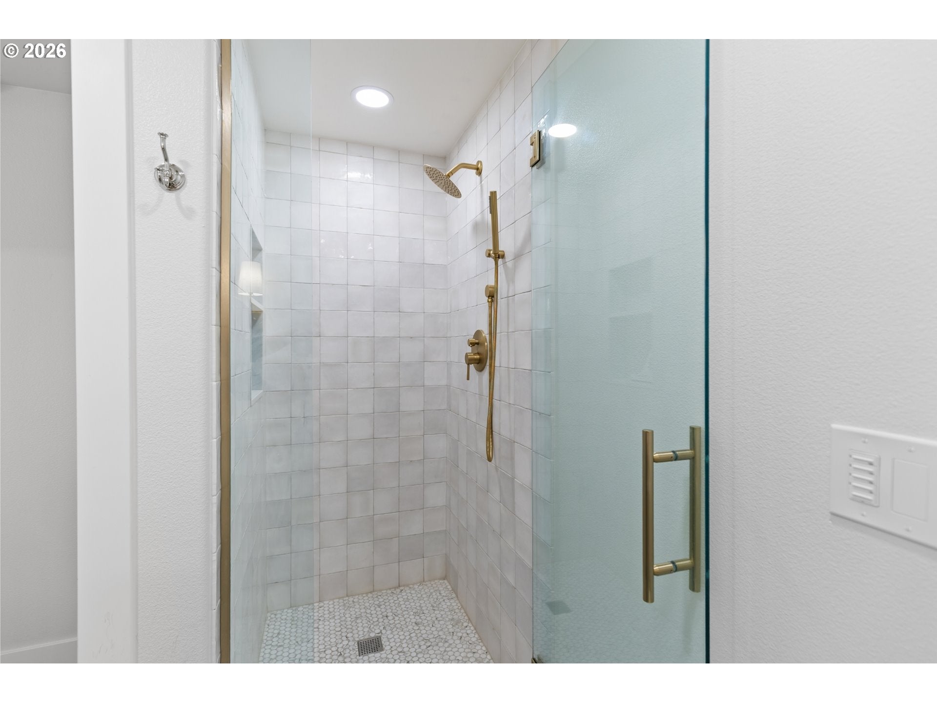 Eagle Creek, Oregon, 97022, United States, 4 Bedrooms Bedrooms, ,5 BathroomsBathrooms,Residential,Active,2007176