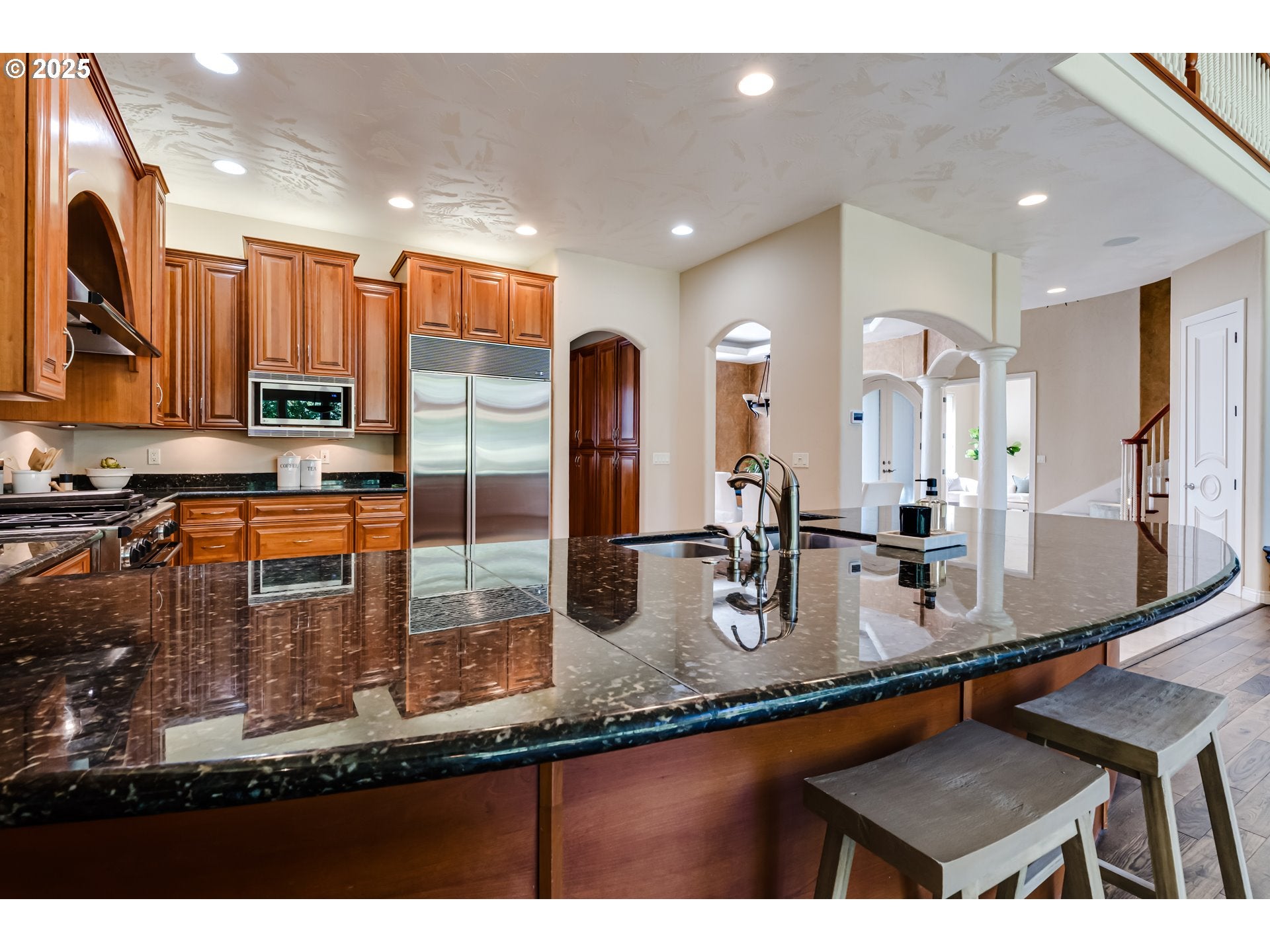 Eugene, Oregon, 97401, United States, 4 Bedrooms Bedrooms, ,4 BathroomsBathrooms,Residential,Active,1886816