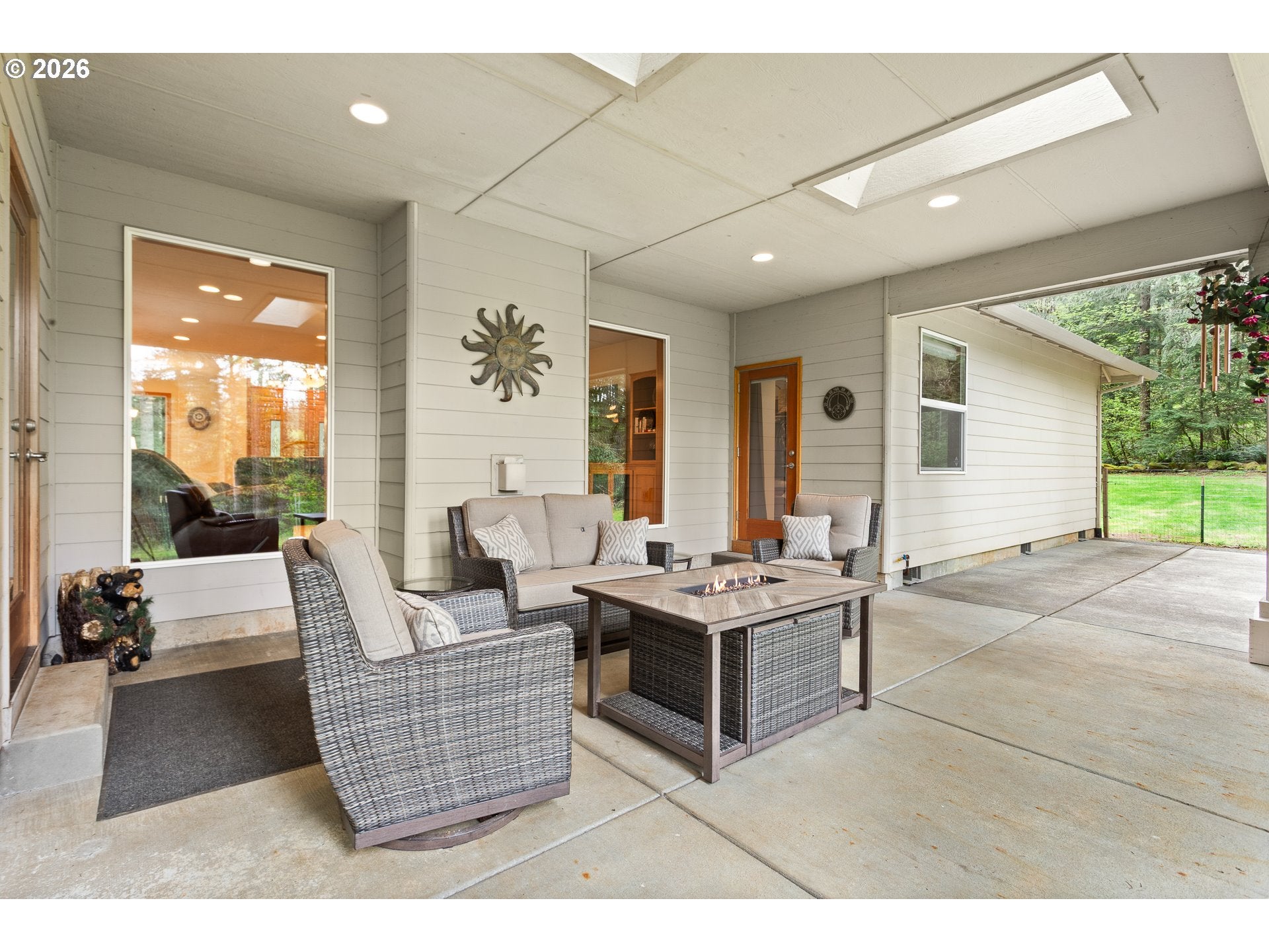 Corbett, Oregon, 97019, United States, 3 Bedrooms Bedrooms, ,3 BathroomsBathrooms,Residential,Active,2043115