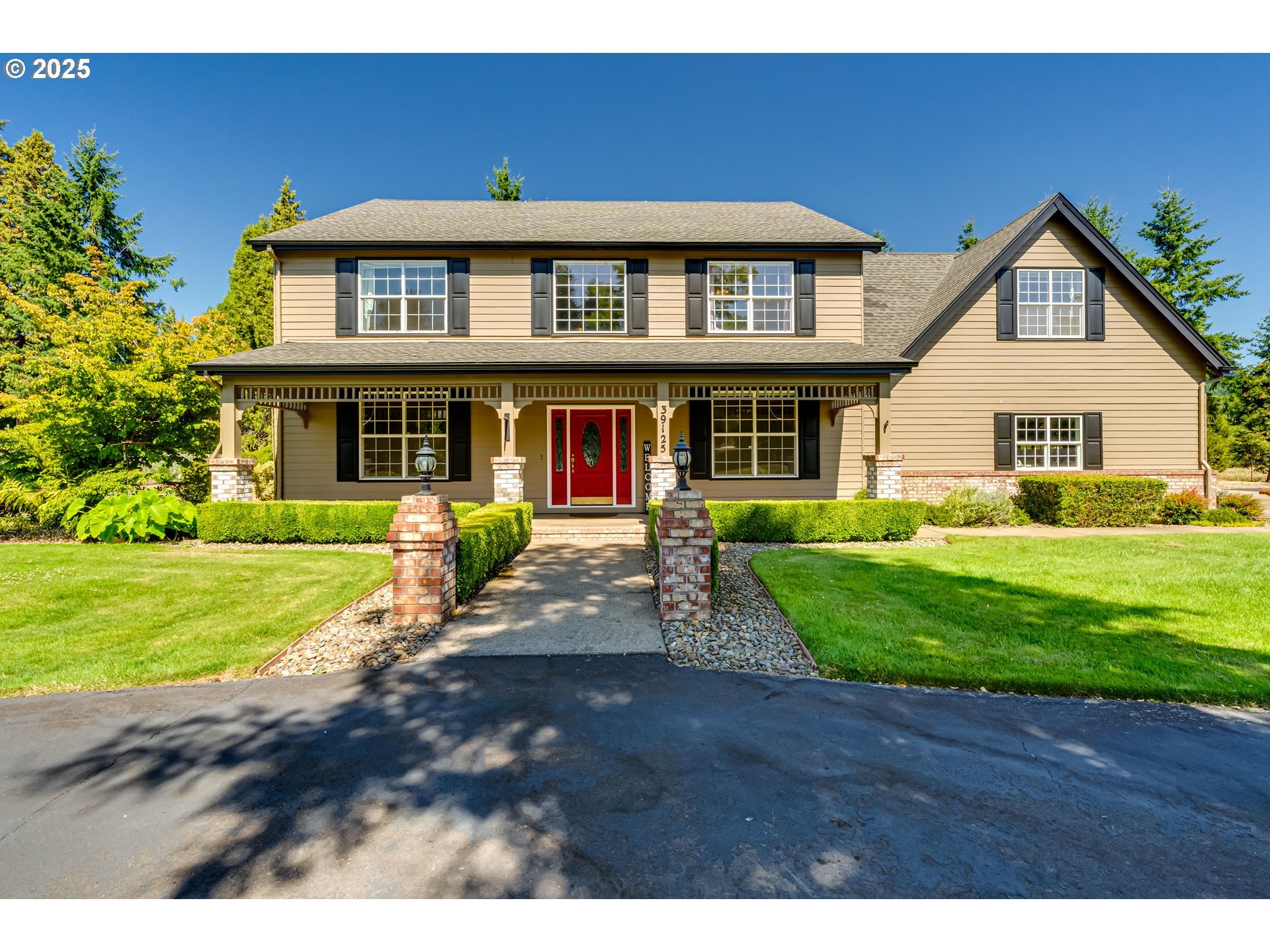 Springfield, Oregon, 97478, United States, 4 Bedrooms Bedrooms, ,3 BathroomsBathrooms,Residential,Active,1904190
