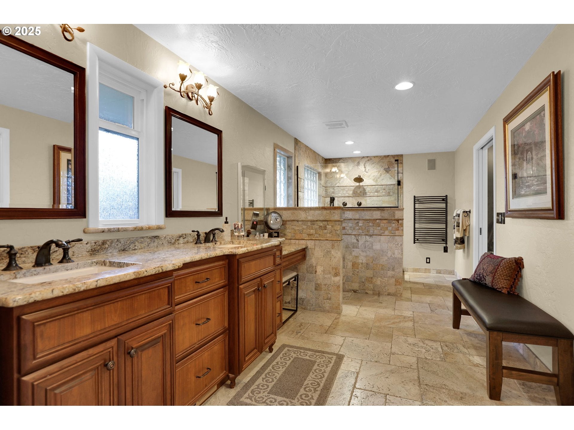 Eugene, Oregon, 97405, United States, 5 Bedrooms Bedrooms, ,4 BathroomsBathrooms,Residential,Active,1964513