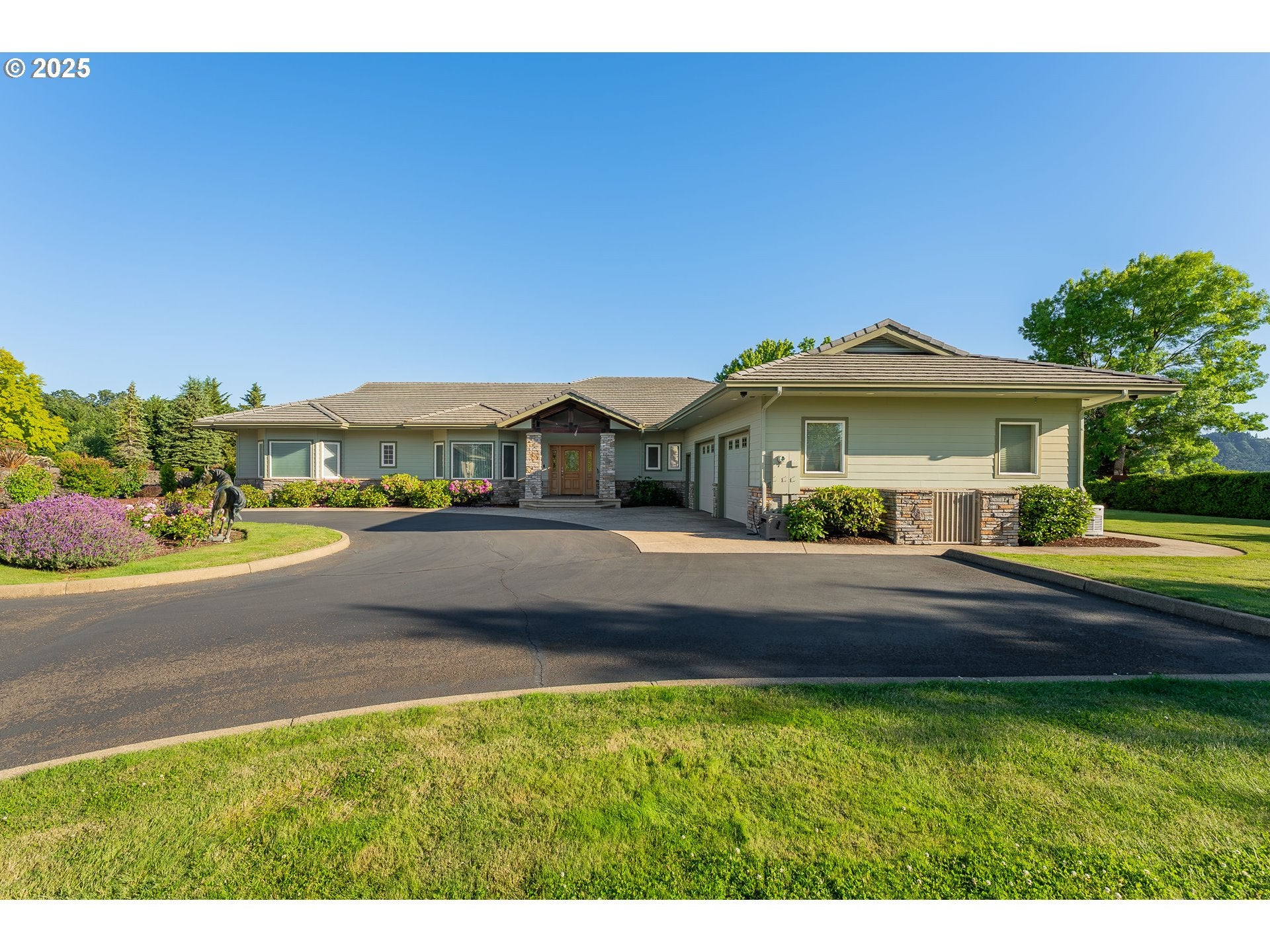 Roseburg, Oregon, 97471, United States, ,3 BathroomsBathrooms,Residential,Active,1828697