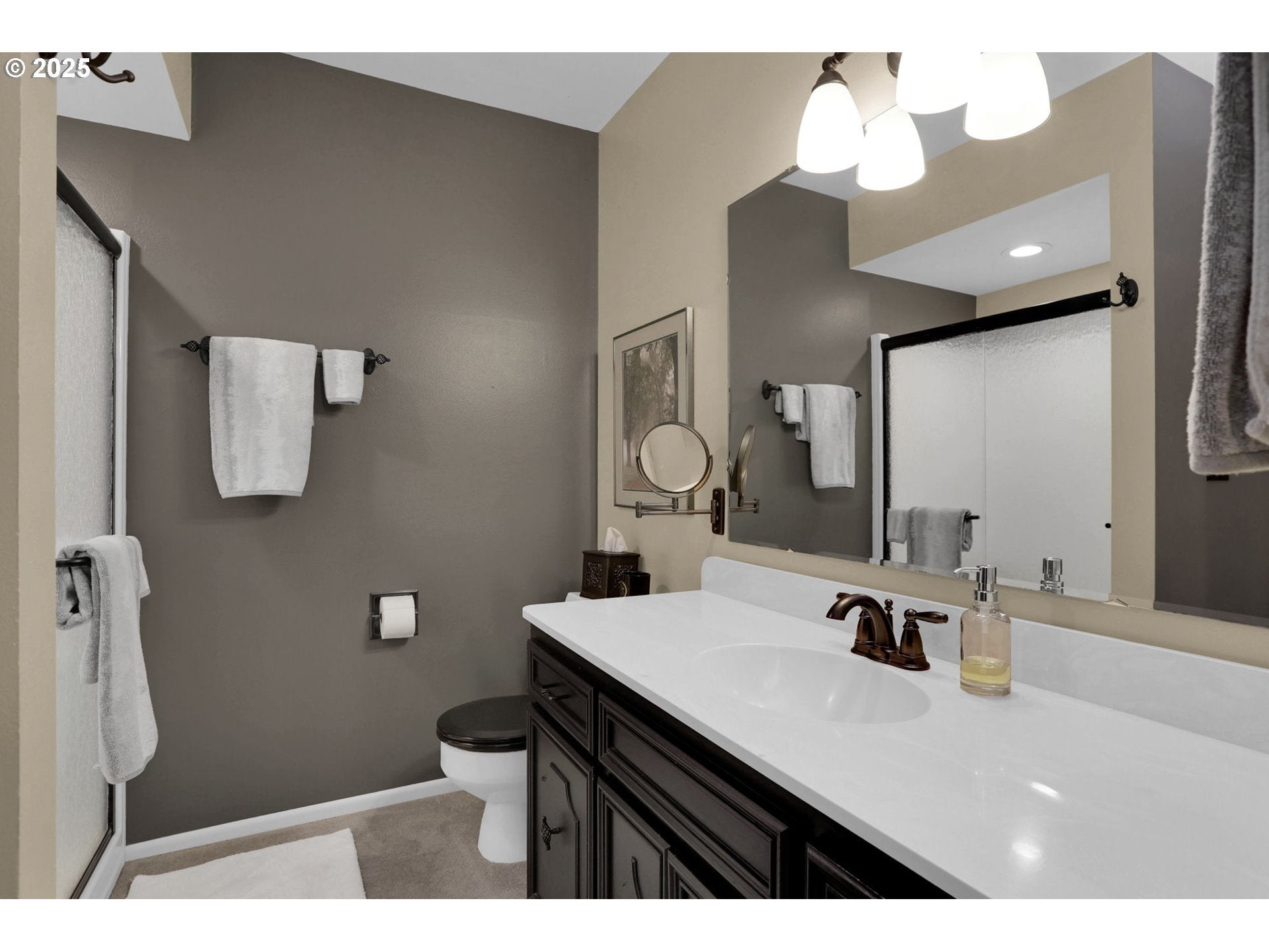 Eugene, Oregon, 97405, United States, 5 Bedrooms Bedrooms, ,4 BathroomsBathrooms,Residential,Active,1964513