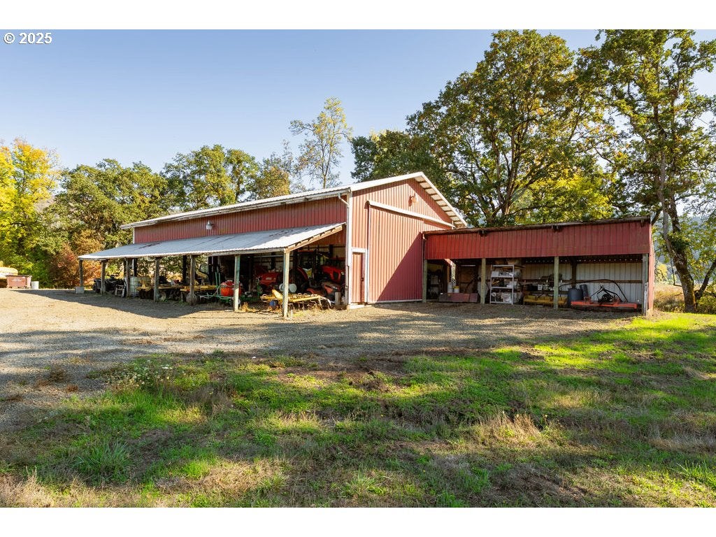 Roseburg, Oregon, 97471, United States, 3 Bedrooms Bedrooms, ,2 BathroomsBathrooms,Residential,Active,1989759