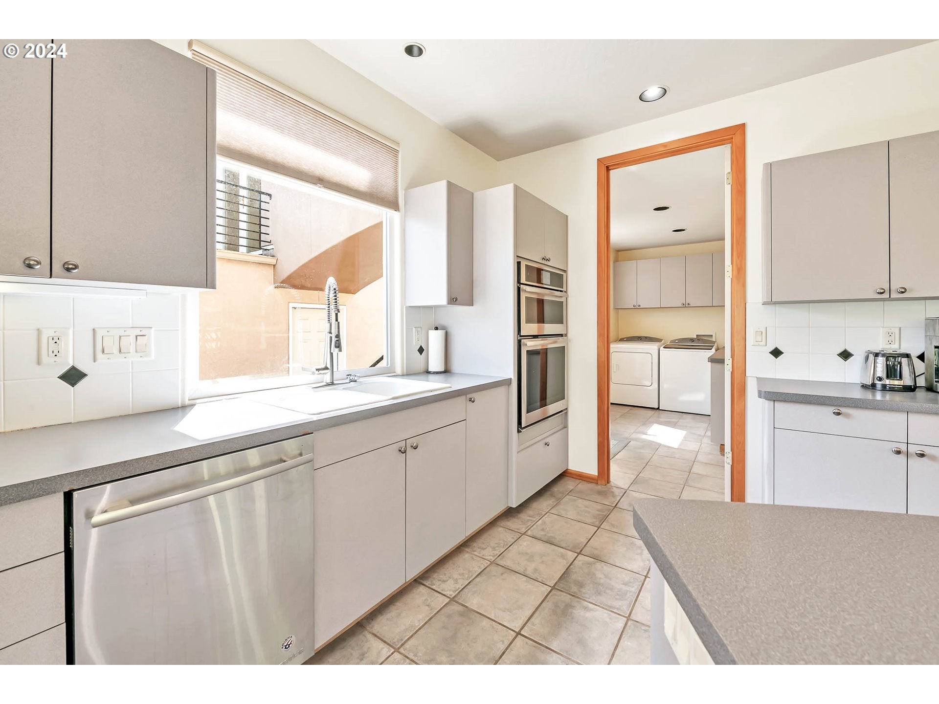 Pleasant Hill, Oregon, 97455, United States, ,3 BathroomsBathrooms,Residential,Active,1704809