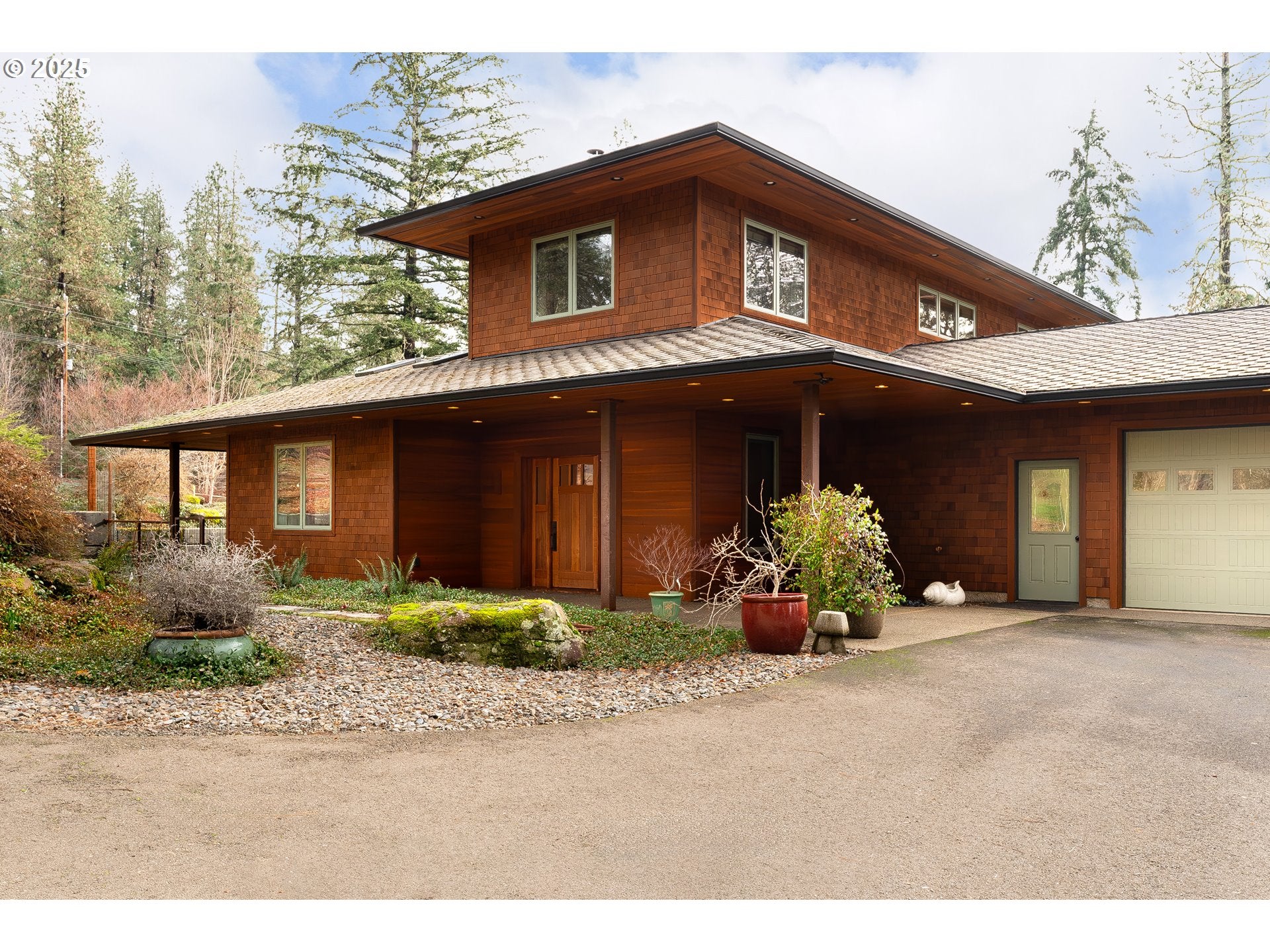 Roseburg, Oregon, 97471, United States, 3 Bedrooms Bedrooms, ,4 BathroomsBathrooms,Residential,Active,1941136