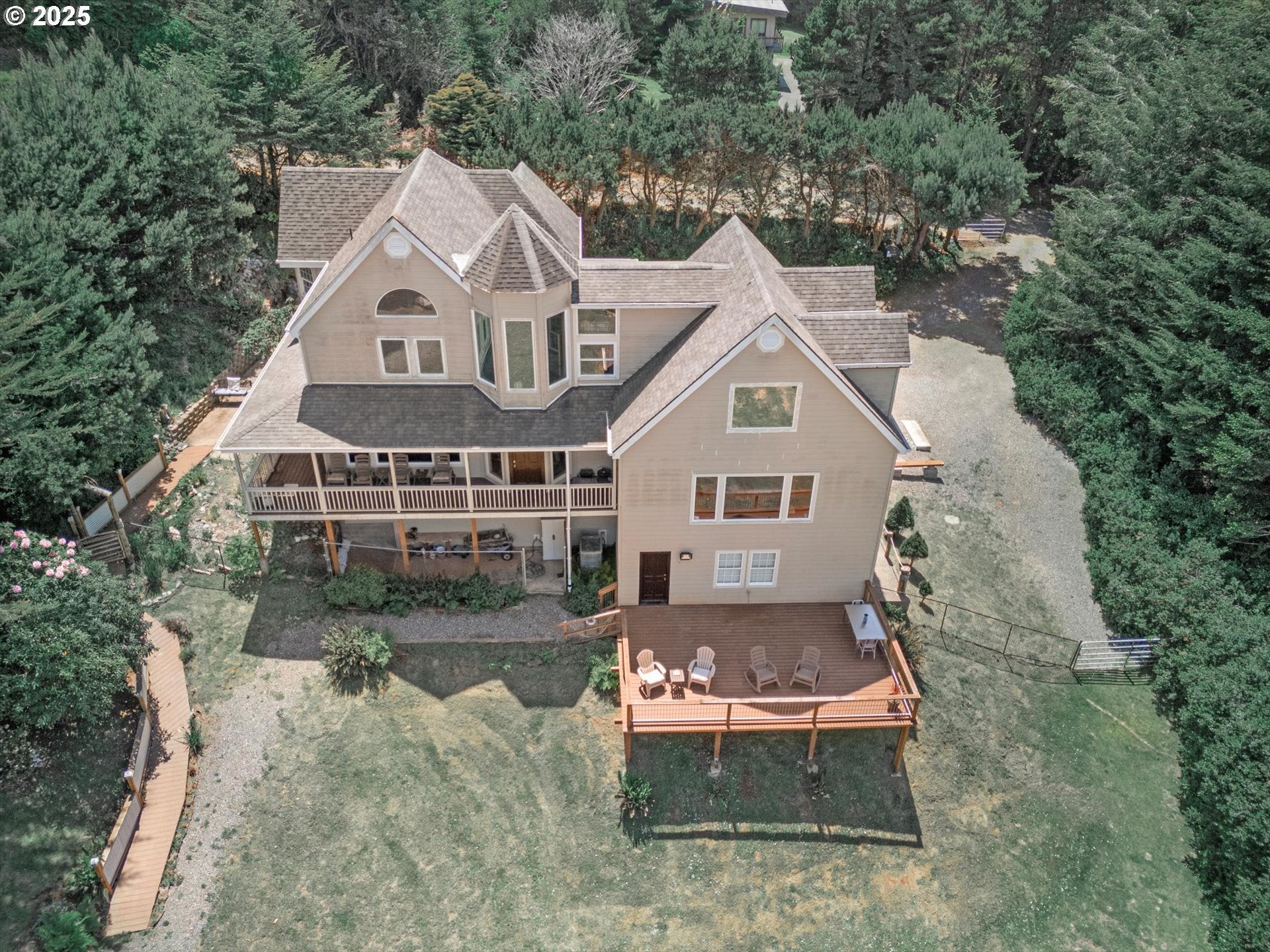 Gold Beach, Oregon, 97444, United States, 4 Bedrooms Bedrooms, ,5 BathroomsBathrooms,Residential,Active,1899243