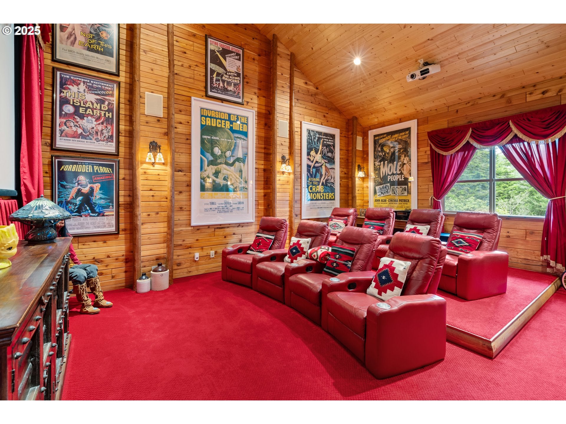 Gold Beach, Oregon, 97444, United States, 4 Bedrooms Bedrooms, ,5 BathroomsBathrooms,Residential,Active,2012238