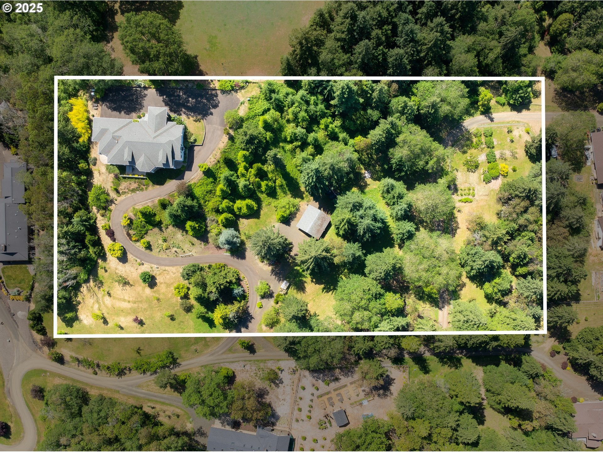 Roseburg, Oregon, 97471, United States, 4 Bedrooms Bedrooms, ,4 BathroomsBathrooms,Residential,Active,1800177