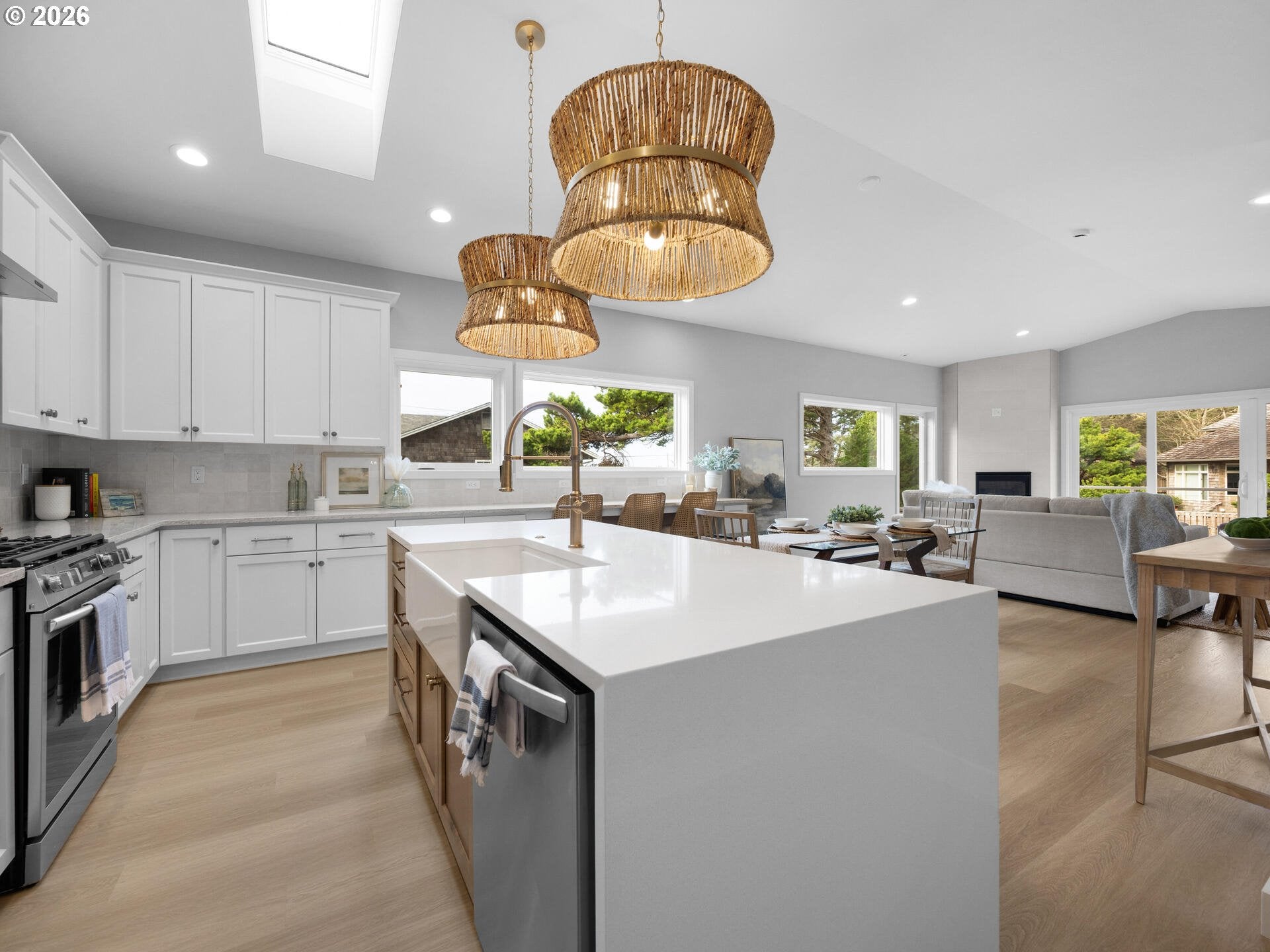 Cannon Beach, Oregon, 97110, United States, 5 Bedrooms Bedrooms, ,6 BathroomsBathrooms,Residential,Active,2015847