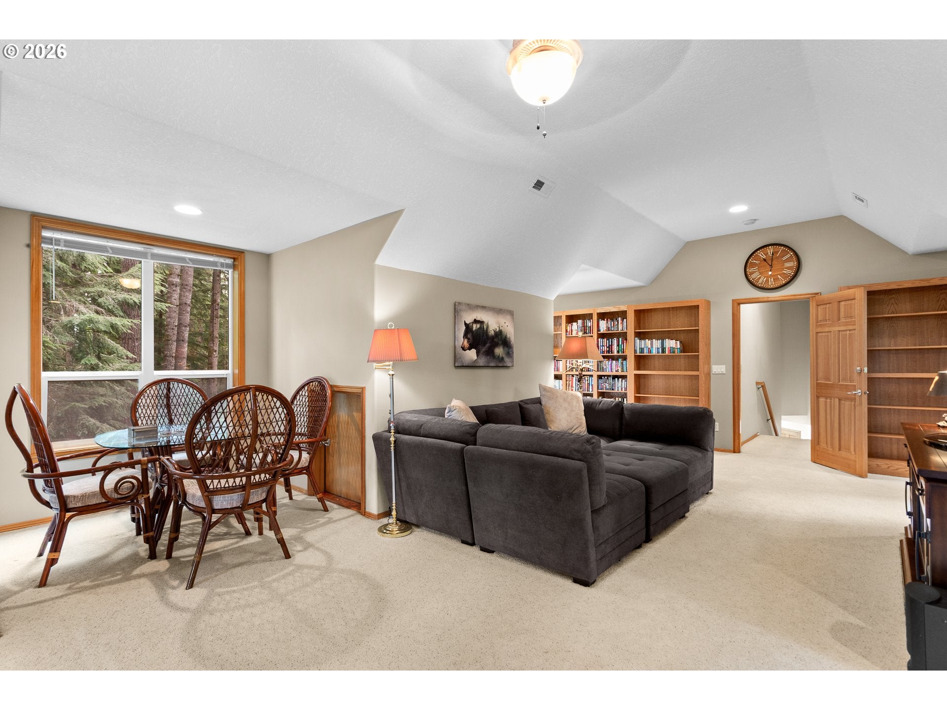 Corbett, Oregon, 97019, United States, 3 Bedrooms Bedrooms, ,3 BathroomsBathrooms,Residential,Active,2043115