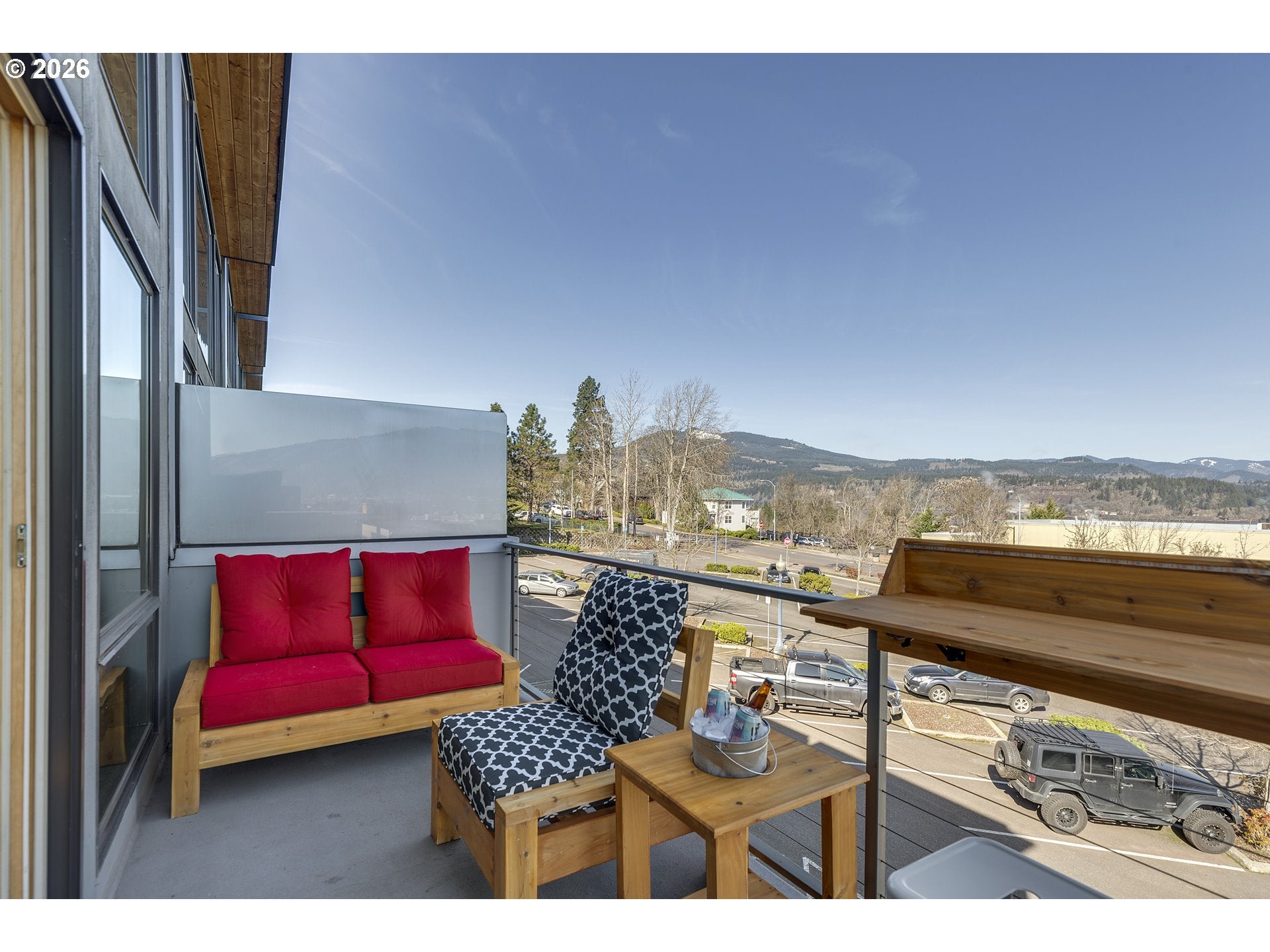 Hood River, Oregon, 97031, United States, 3 Bedrooms Bedrooms, ,3 BathroomsBathrooms,Residential,Active,2008720