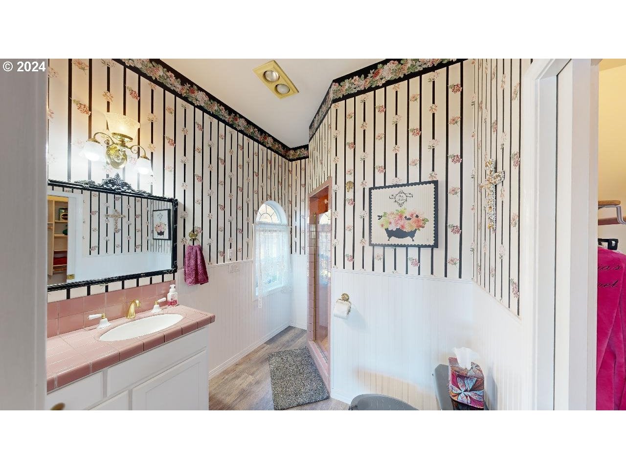 Brookings, Oregon, 97415, United States, ,5 BathroomsBathrooms,Residential,Active,1701896