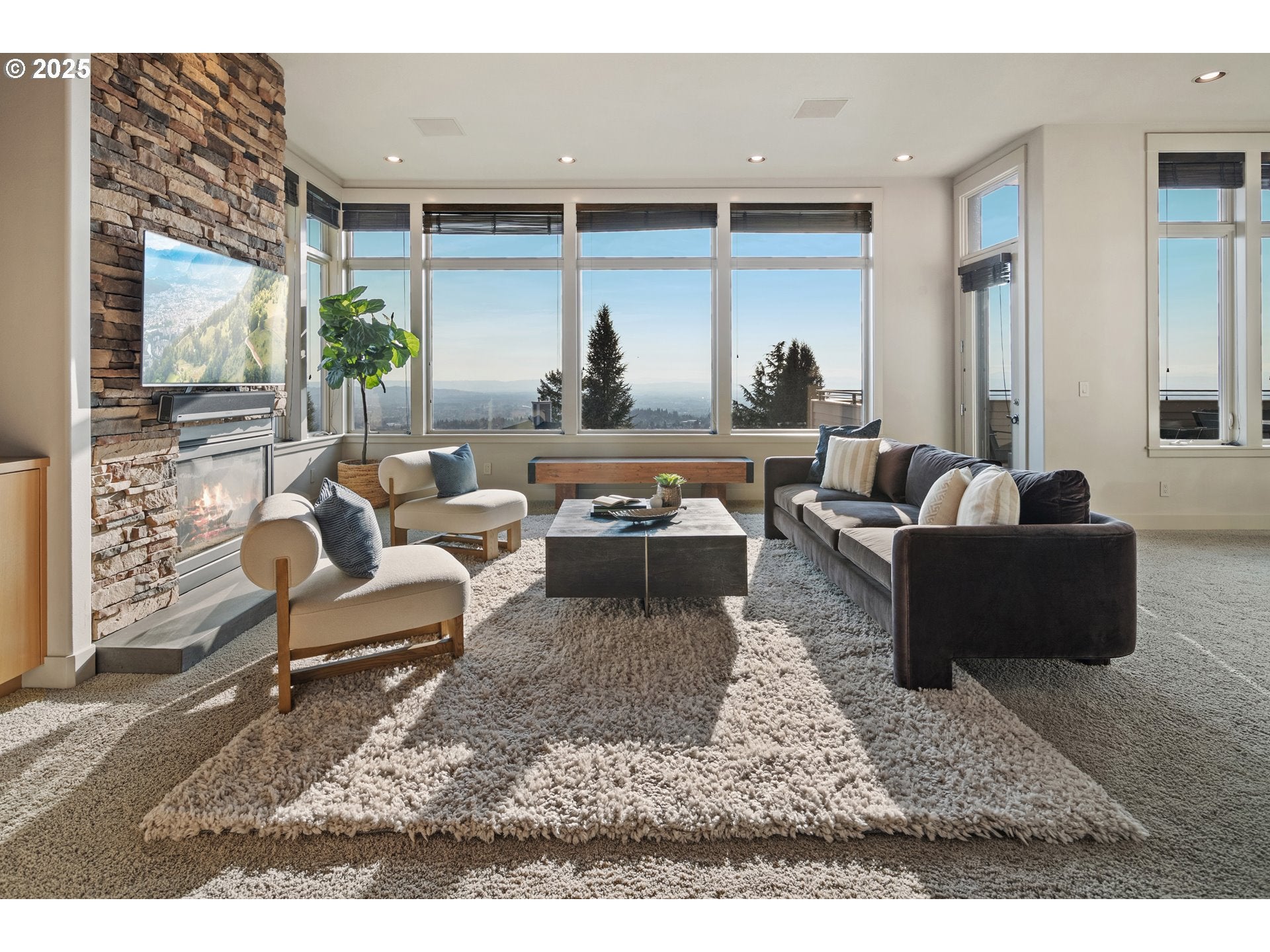 Portland, Oregon, 97229, United States, 4 Bedrooms Bedrooms, ,4 BathroomsBathrooms,Residential,Active,1945335