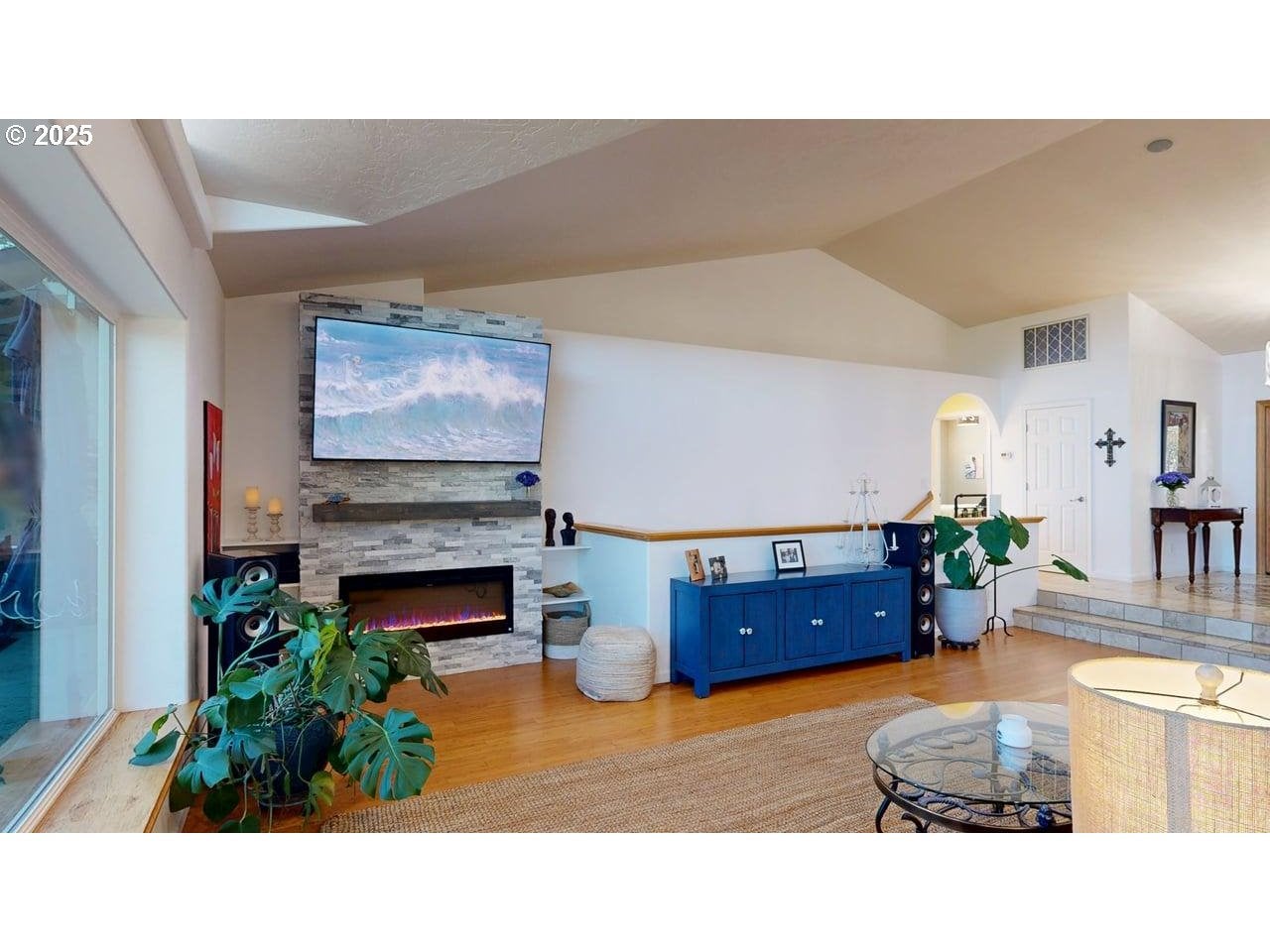 Brookings, Oregon, 97415, United States, 6 Bedrooms Bedrooms, ,4 BathroomsBathrooms,Residential,Pending,1933905