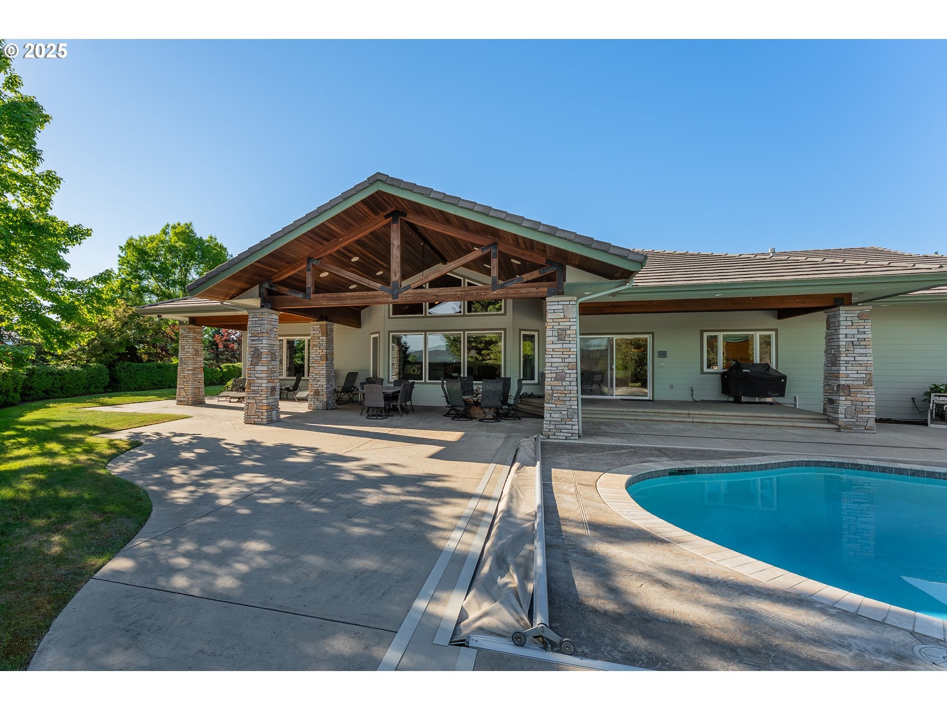 Roseburg, Oregon, 97471, United States, ,3 BathroomsBathrooms,Residential,Active,1828697