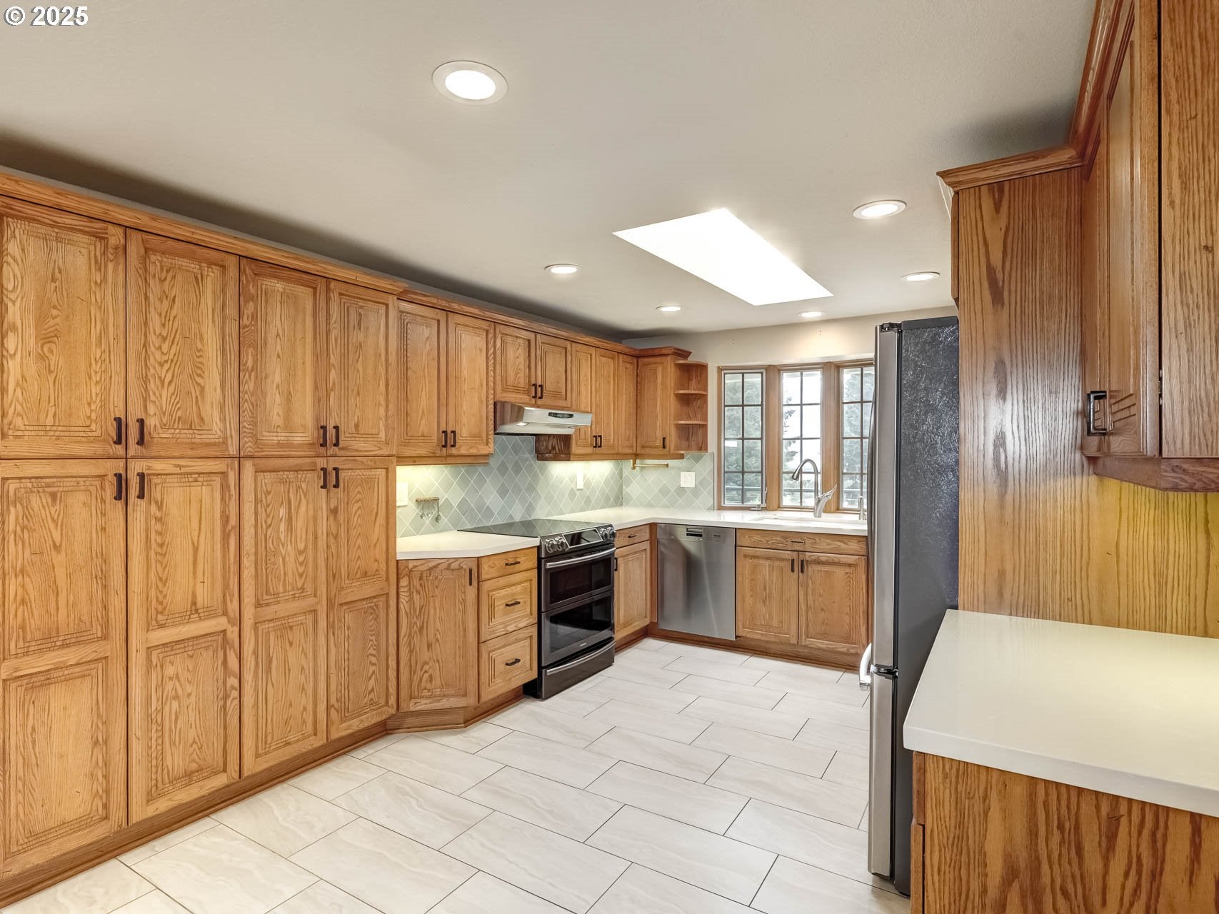 Cornelius, Oregon, 97113, United States, 3 Bedrooms Bedrooms, ,3 BathroomsBathrooms,Residential,Active,1877848