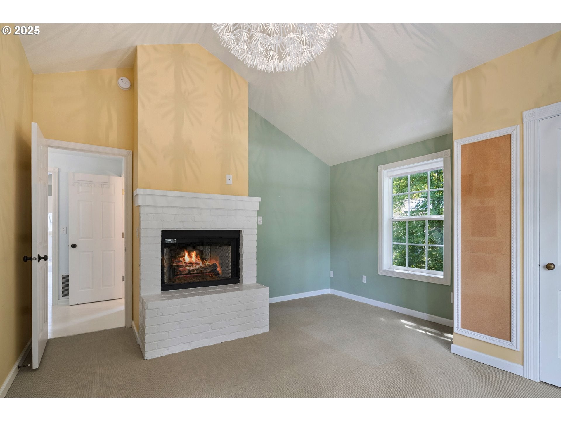 Lake Oswego, Oregon, 97034, United States, ,3 BathroomsBathrooms,Residential,Active,1899903