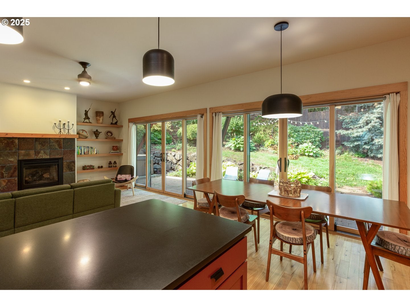 Hood River, Oregon, 97031, United States, 3 Bedrooms Bedrooms, ,3 BathroomsBathrooms,Residential,Active,1927664