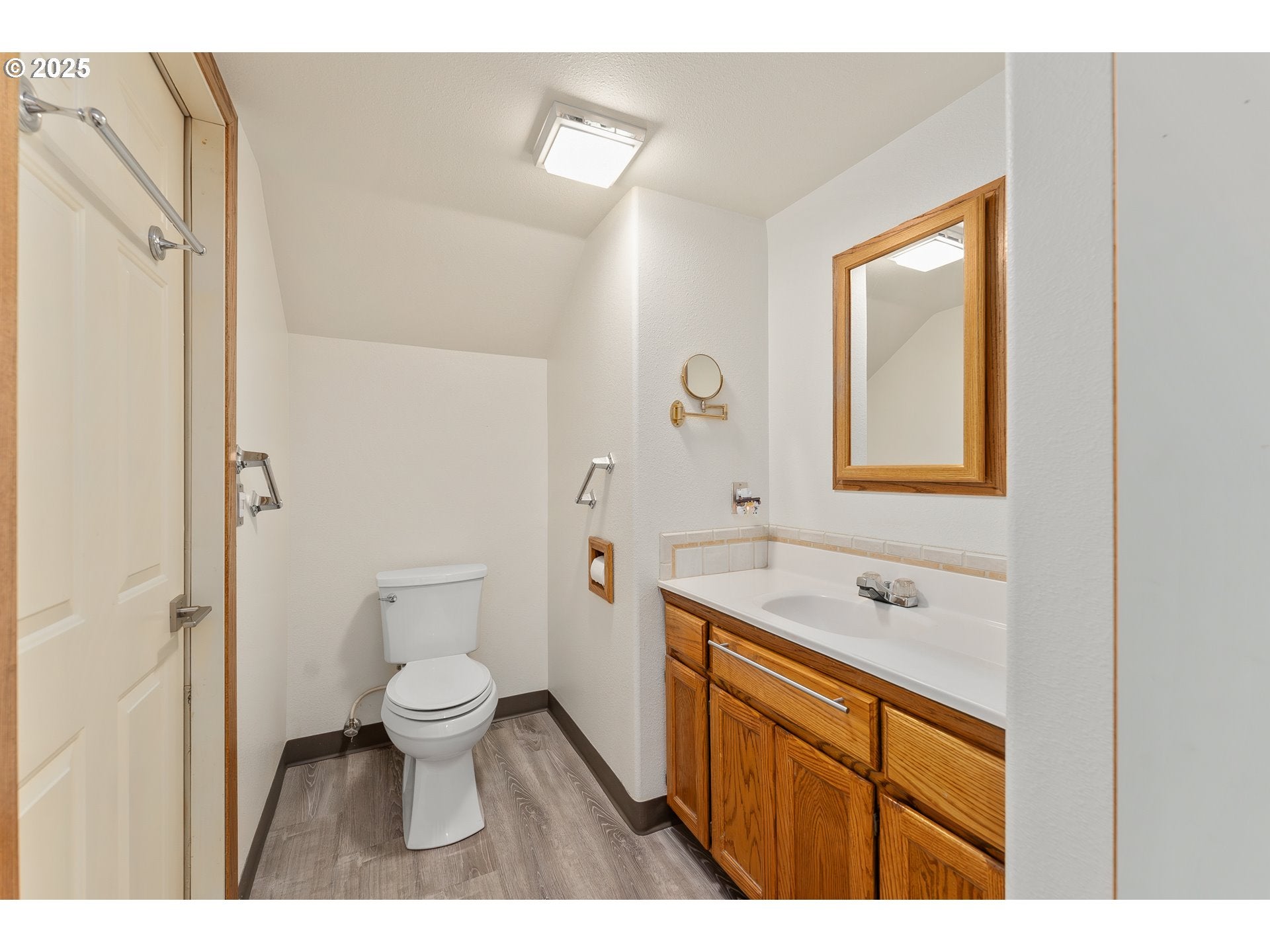 Roseburg, Oregon, 97470, United States, 4 Bedrooms Bedrooms, ,3 BathroomsBathrooms,Residential,Active,1701656