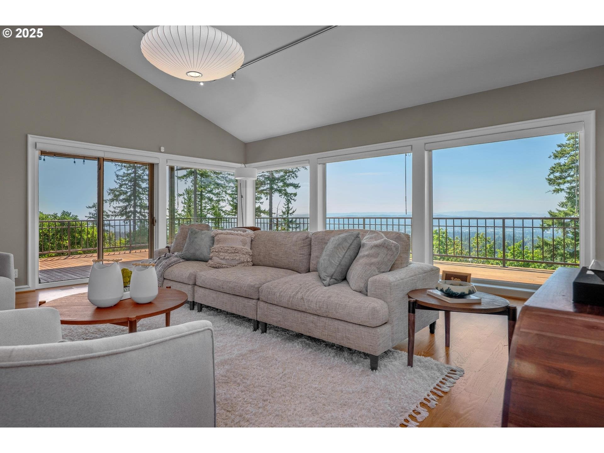 Portland, Oregon, 97225, United States, 4 Bedrooms Bedrooms, ,5 BathroomsBathrooms,Residential,Active,1936425