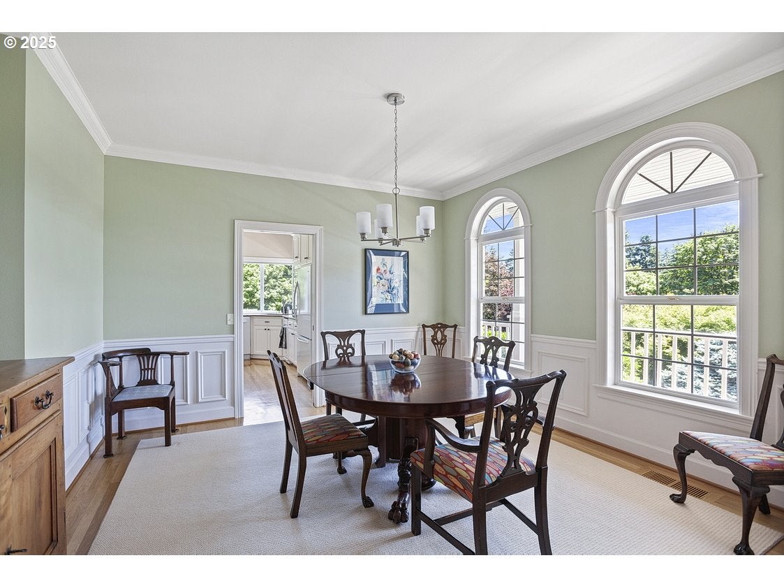 Lake Oswego, Oregon, 97034, United States, 3 Bedrooms Bedrooms, ,3 BathroomsBathrooms,Residential,Active,1862857