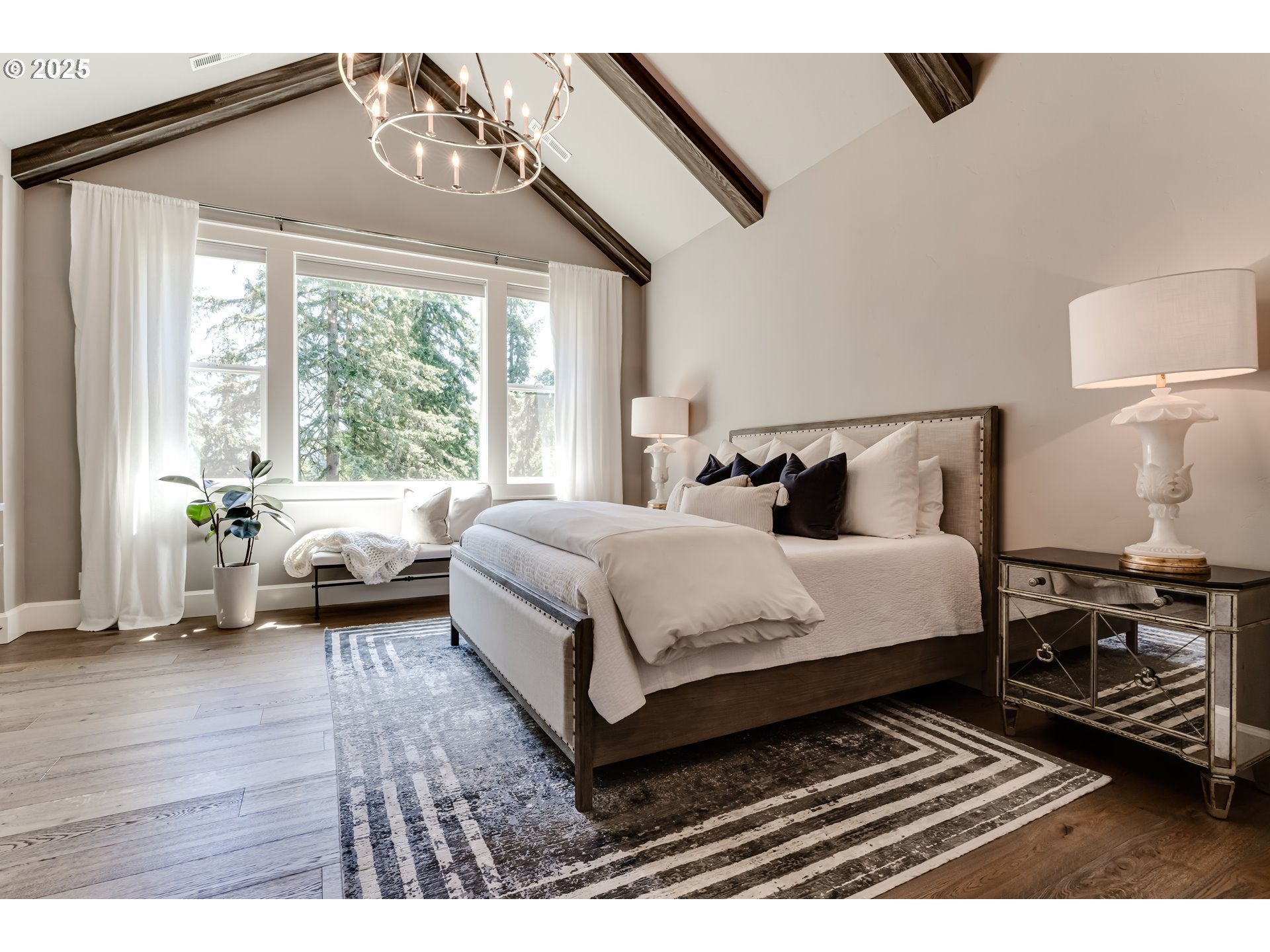 Eugene, Oregon, 97405, United States, ,5 BathroomsBathrooms,Residential,Active,1899898