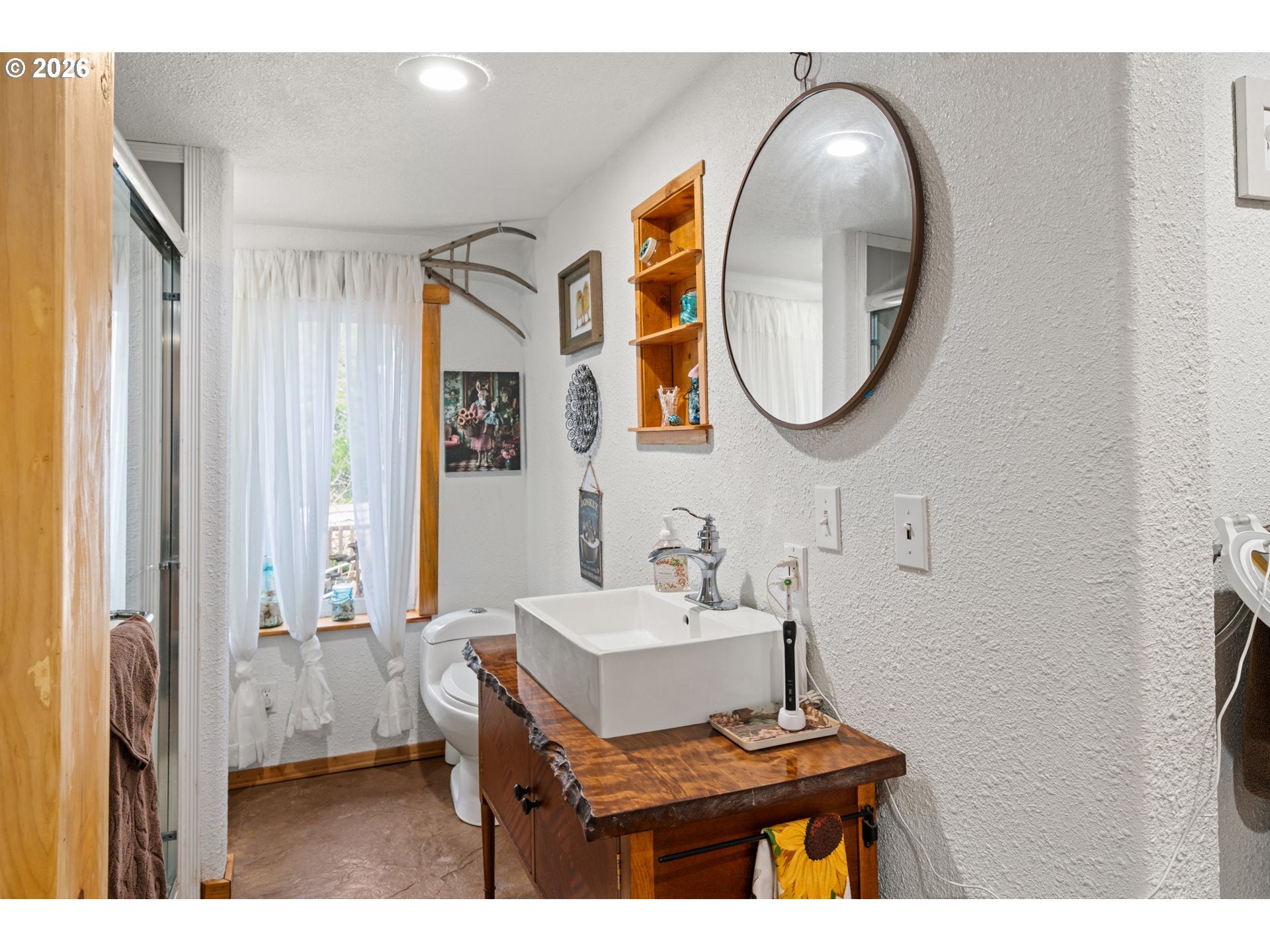 Gold Beach, Oregon, 97444, United States, 3 Bedrooms Bedrooms, ,2 BathroomsBathrooms,Residential,Active,2011203